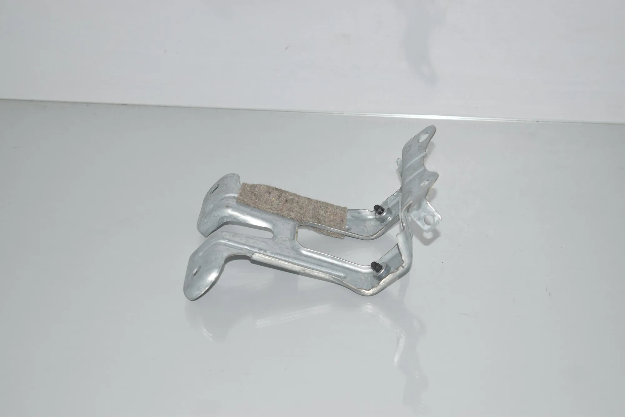 Bracket – OEM 9171542 · BMW 5 (F10) 530 d 2014 – 2