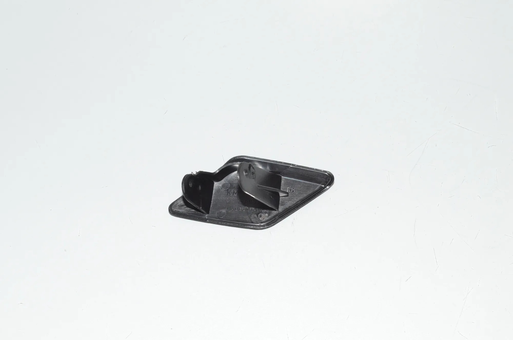 Right Side Headlight Washer Cover Cap · BMW 4 Coupe (F32, F82) BMW 4 Coupe (F32, F82) 440 i xDrive 2020 – 4