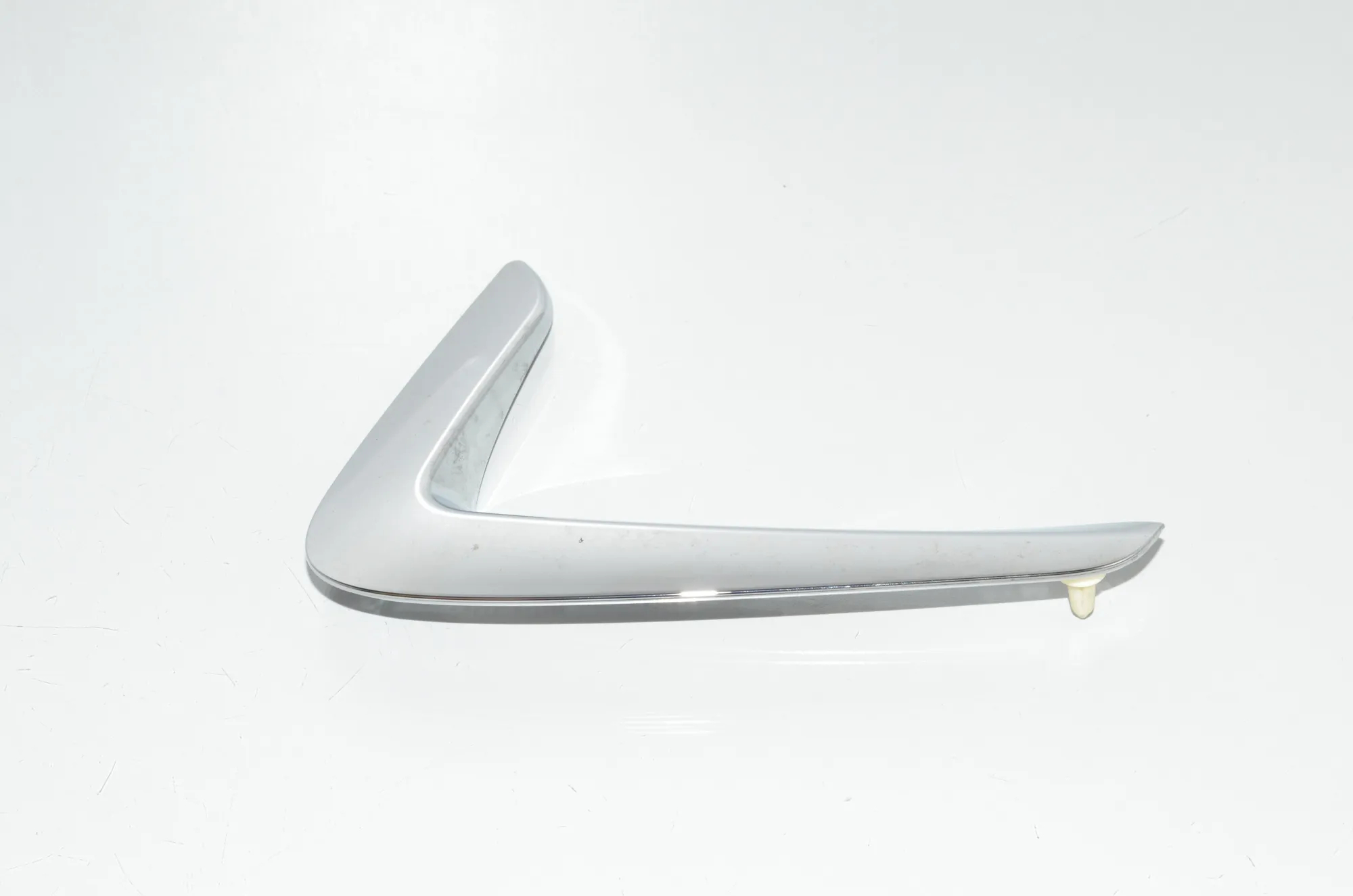 Front Left Fender Molding – OEM 7465291 · BMW 4 Coupe (F32, F82) BMW 4 Coupe (F32, F82) 440 i 2020 – 2
