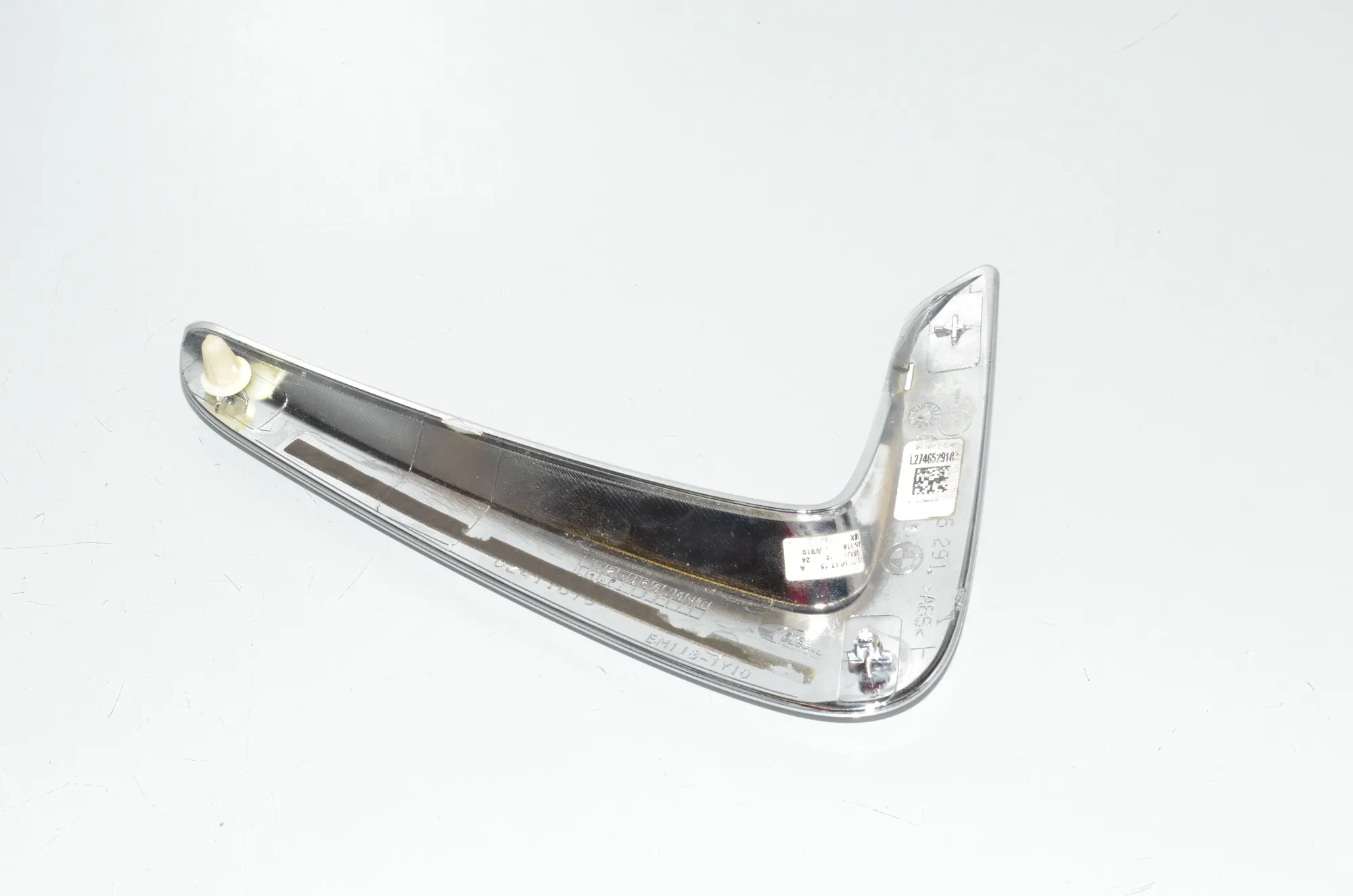 Front Left Fender Molding – OEM 7465291 · BMW 4 Coupe (F32, F82) BMW 4 Coupe (F32, F82) 440 i 2020 – 3
