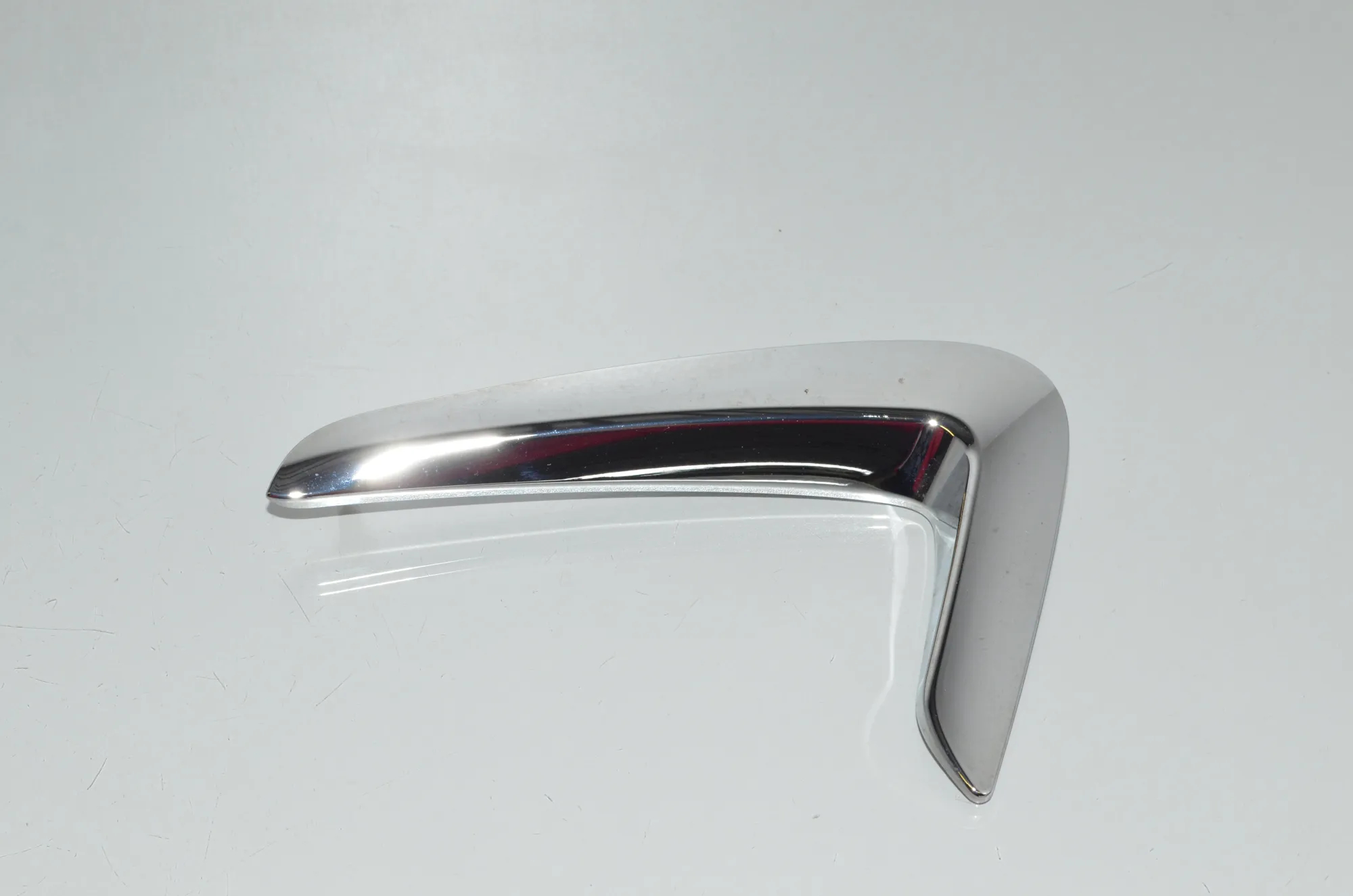 Front Left Fender Molding – OEM 7465291 · BMW 4 Coupe (F32, F82) BMW 4 Coupe (F32, F82) 440 i 2020