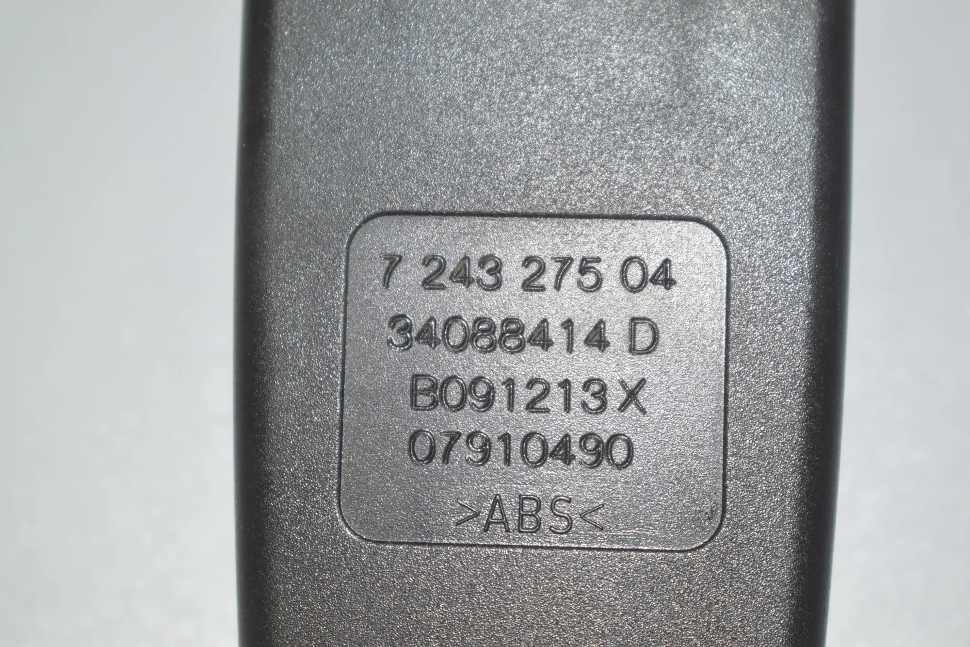 Rear Middle Seat Buckle – OEM 7243275 · BMW 5 (F10) 530 d 2014 – 5