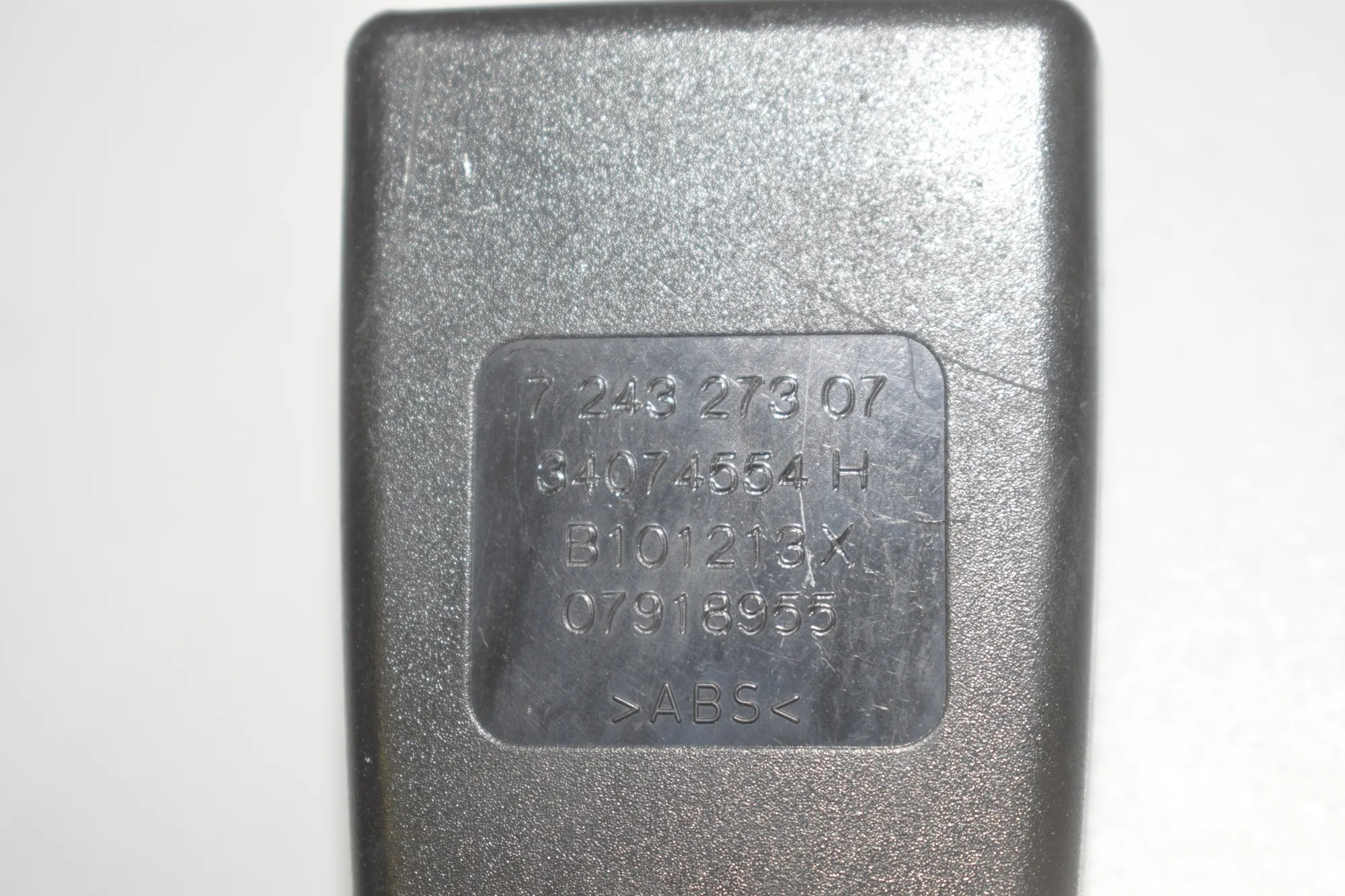 Rear Left Seat Buckle – OEM 7243273 · BMW 5 (F10) 530 d 2014 – 4