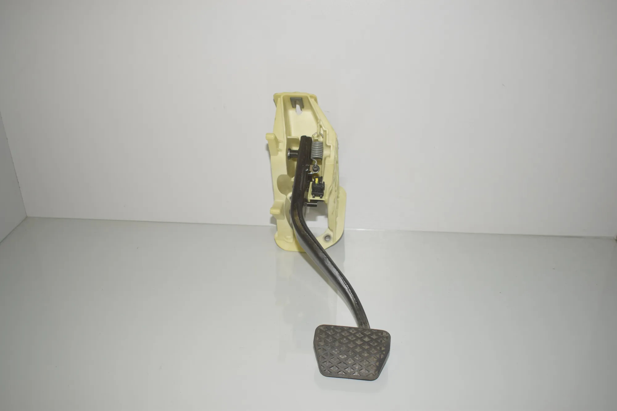 Brake Pedal – OEM 6782665 · BMW 5 (F10) 530 d 2014