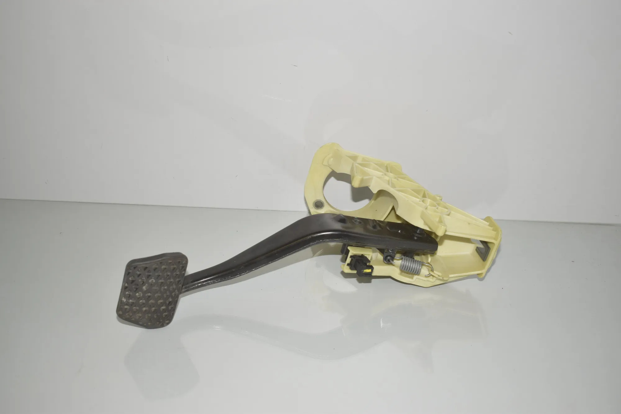 Brake Pedal – OEM 6782665 · BMW 5 (F10) 530 d 2014 – 3