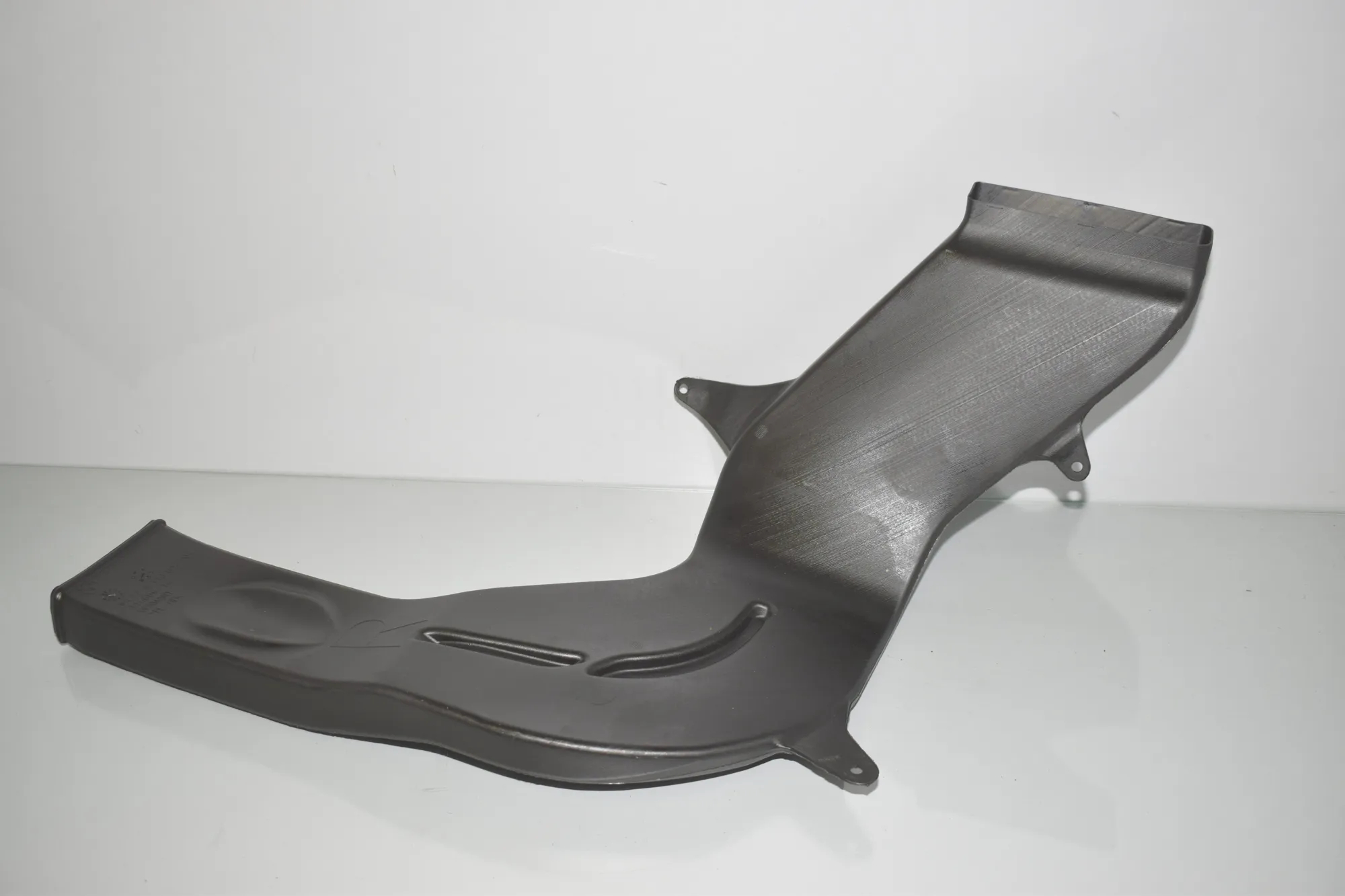 Interior Air Duct Channel – OEM 9113014 · BMW 5 (F10) 530 d 2014 – 3