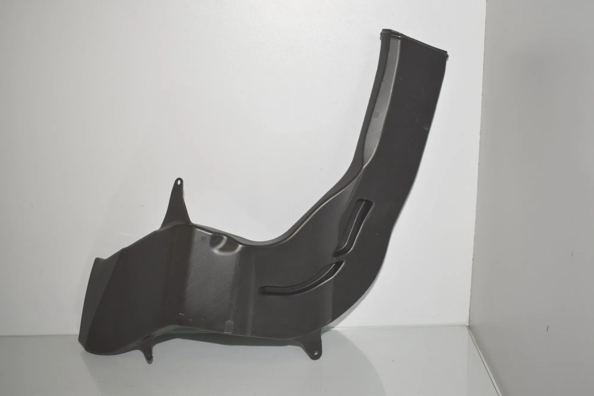 Interior Air Duct Channel – OEM 9113014 · BMW 5 (F10) 530 d 2014 – 2