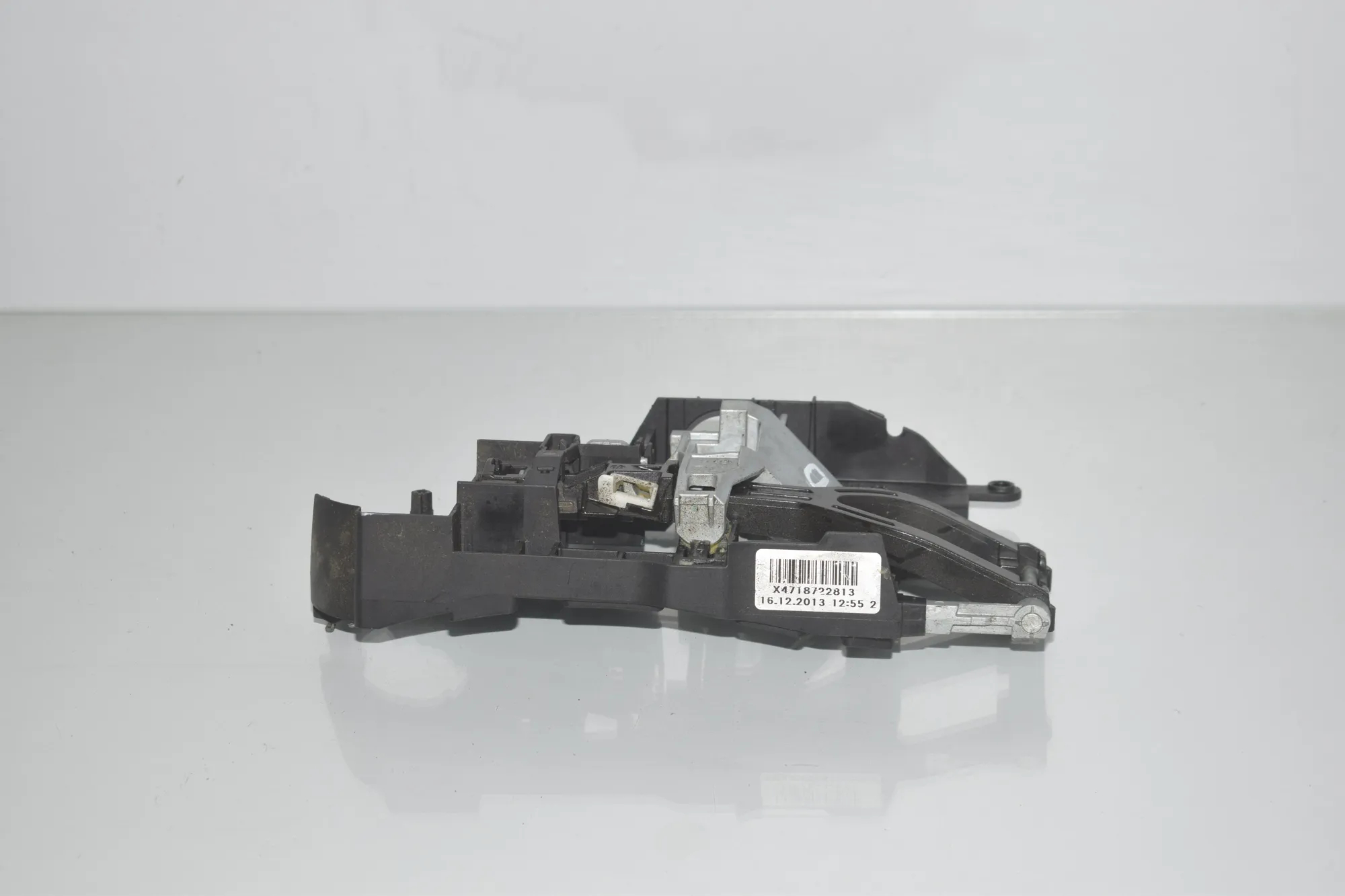 Front Right Door Interior Handle Frame – OEM 7187228 · BMW 5 (F10) 530 d 2014 – 2