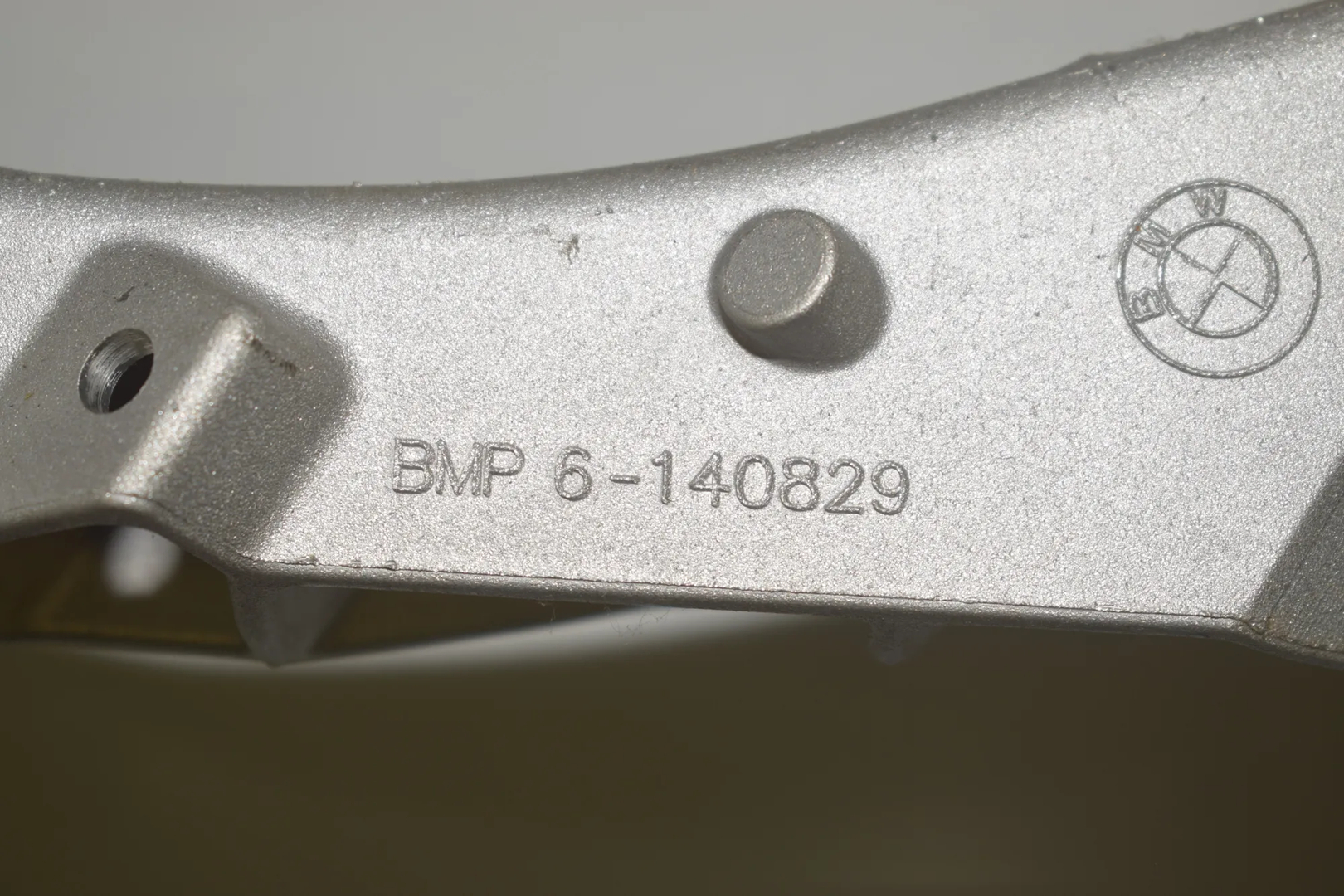 Other Body Parts – OEM 6140829 · BMW 5 (F10) 530 d 2014 – 4