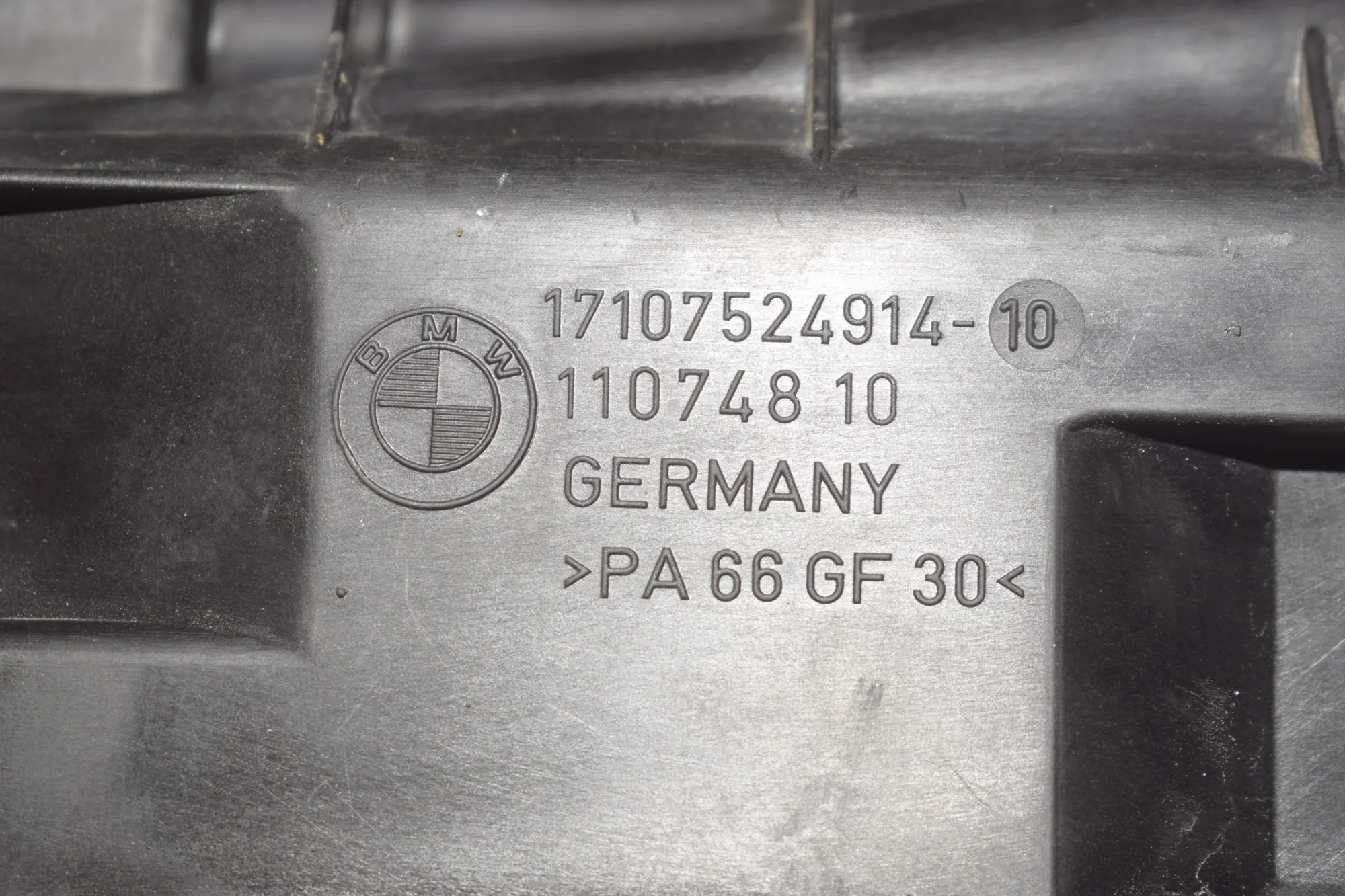 Radiator Holder – OEM 7524914 · BMW 1 (E87) BMW 1 (E87) 120 d 2010 – 4
