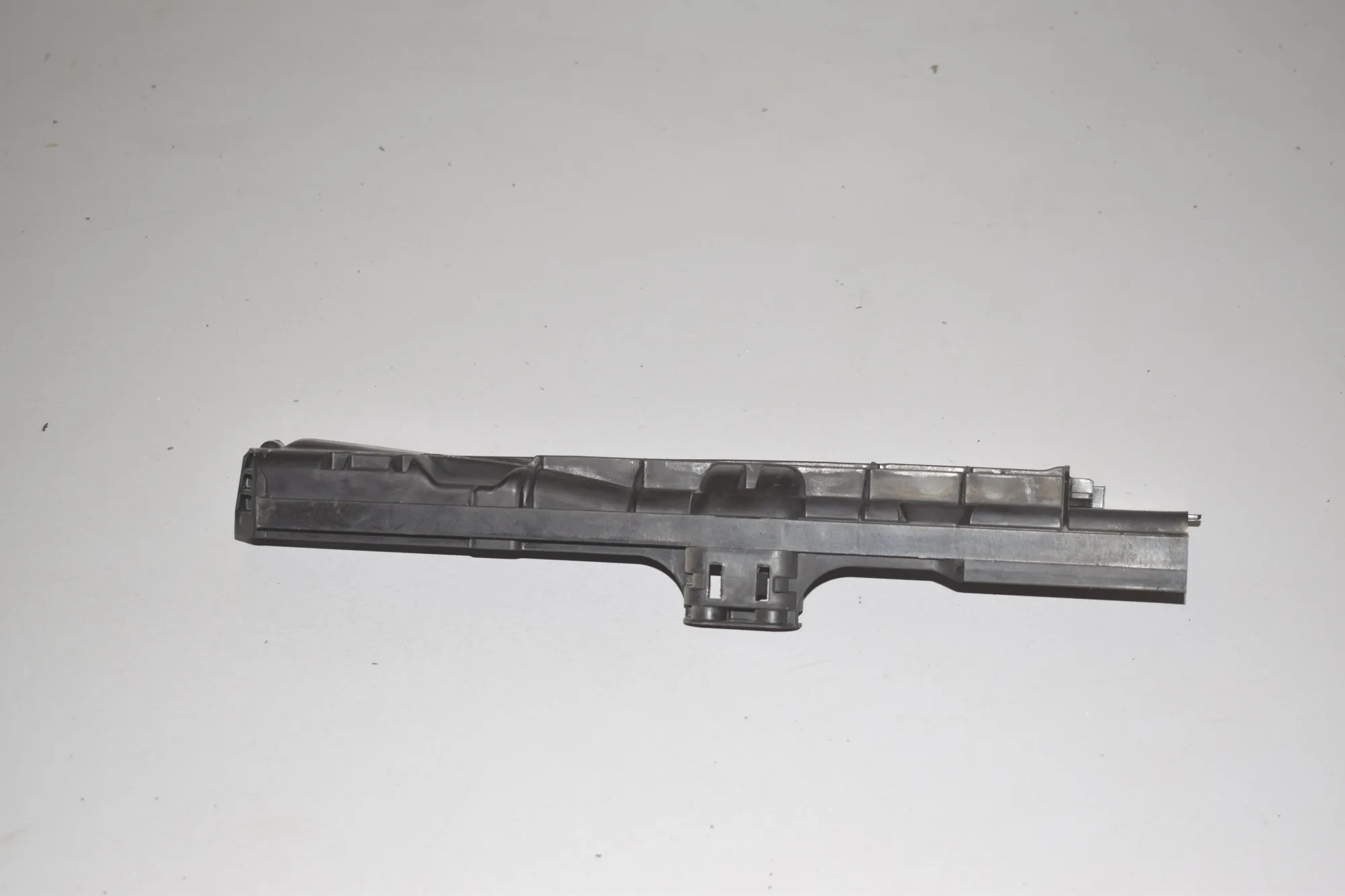 Radiator Holder – OEM 7524912 · BMW 1 (E87) BMW 1 (E87) 120 d 2010 – 4