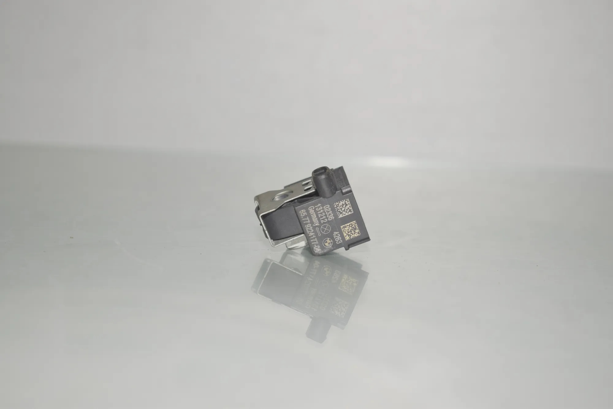 Rear Right Impact Sensor – OEM 9224177 · BMW 5 (F10) 530 d 2014