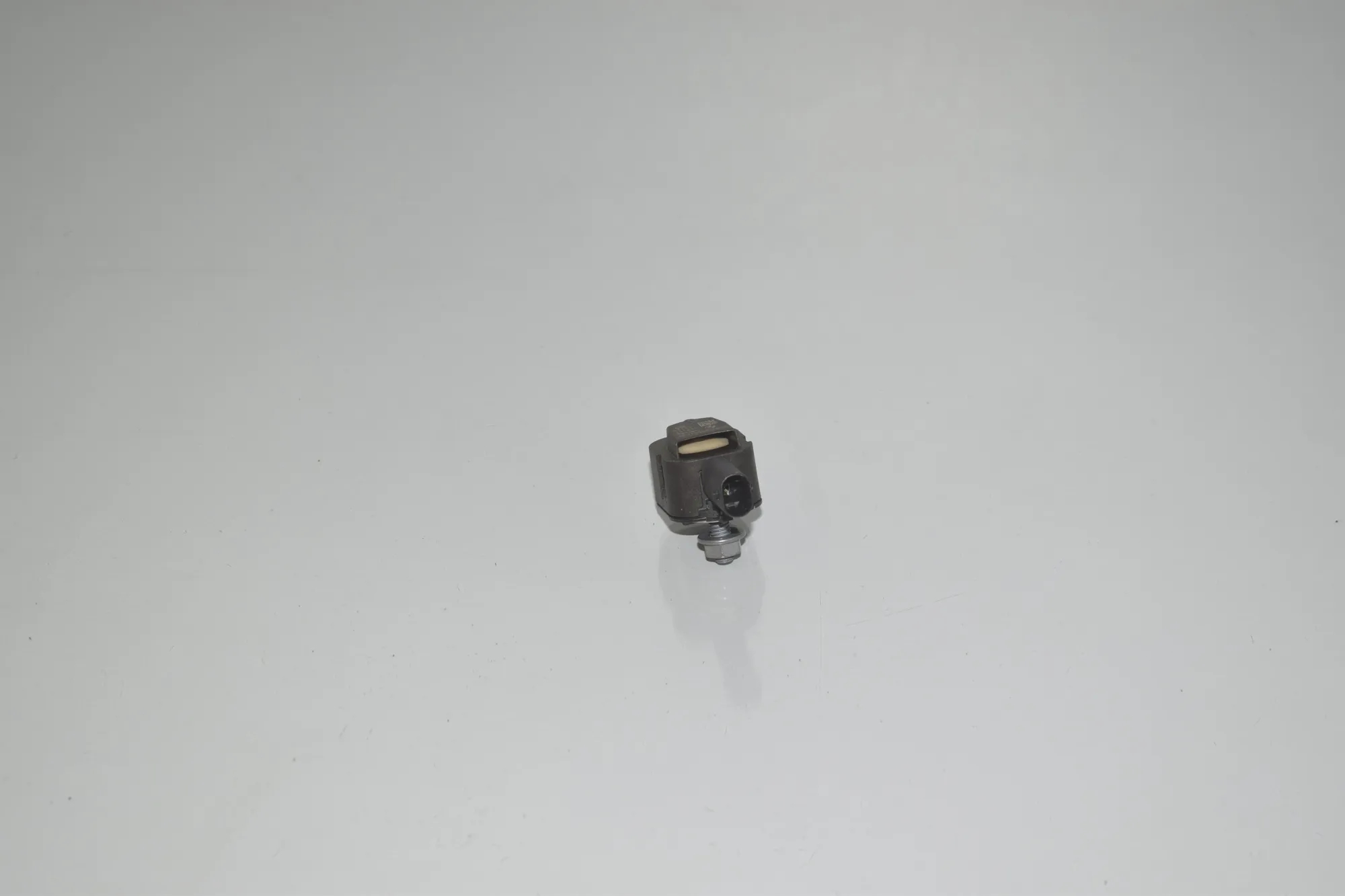 Front Right Impact Sensor – OEM 9224178 · BMW 5 (F10) 530 d 2014