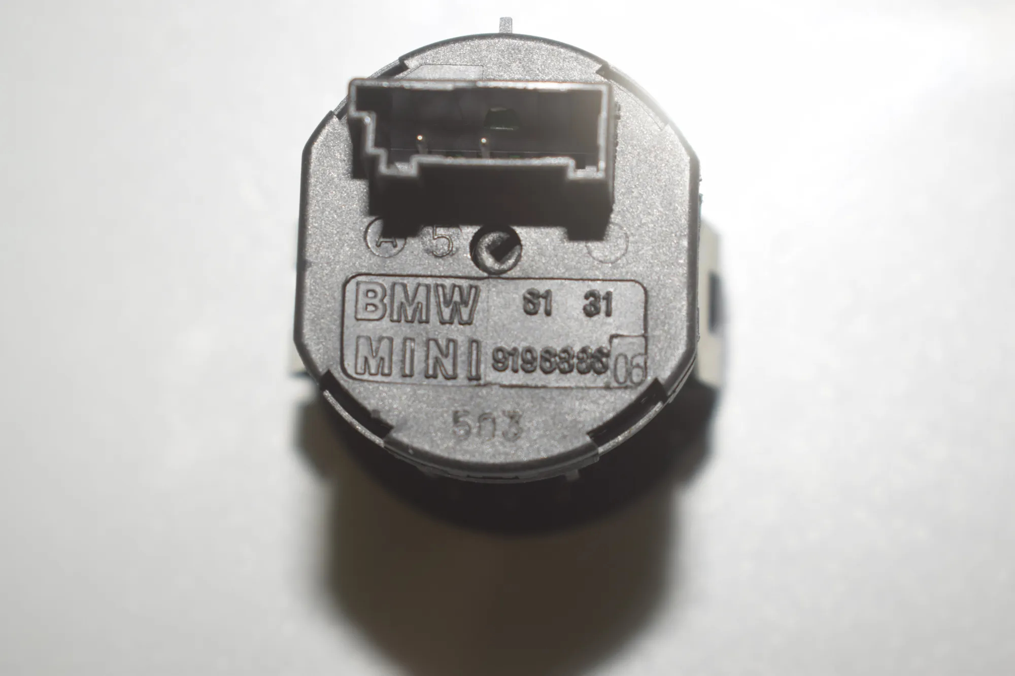 SRS Switch – OEM 9196886 · BMW 5 (F10) 530 d 2014 – 5