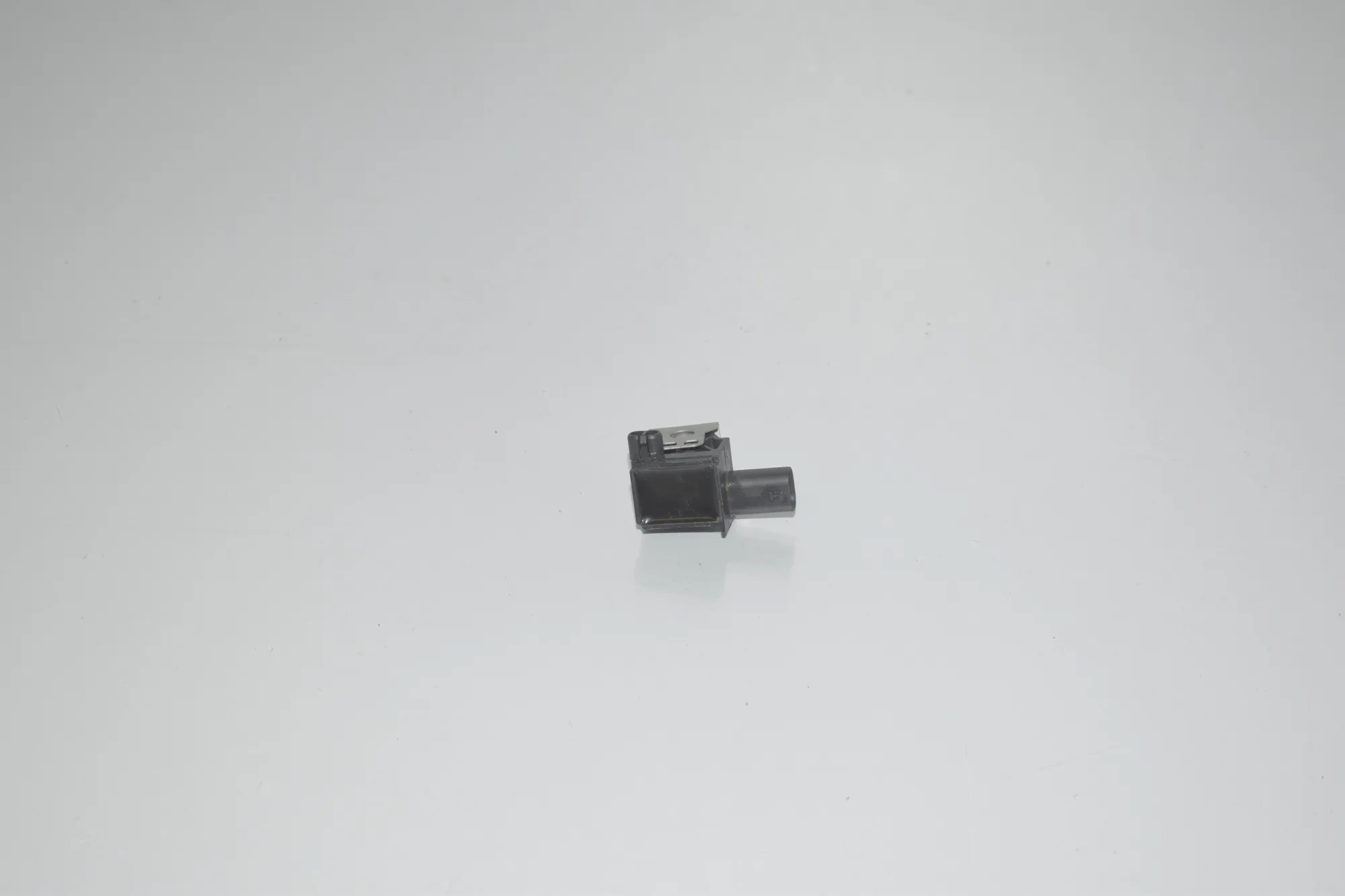 Front Left Impact Sensor – OEM 9224177 · BMW 5 (F10) 530 d 2014