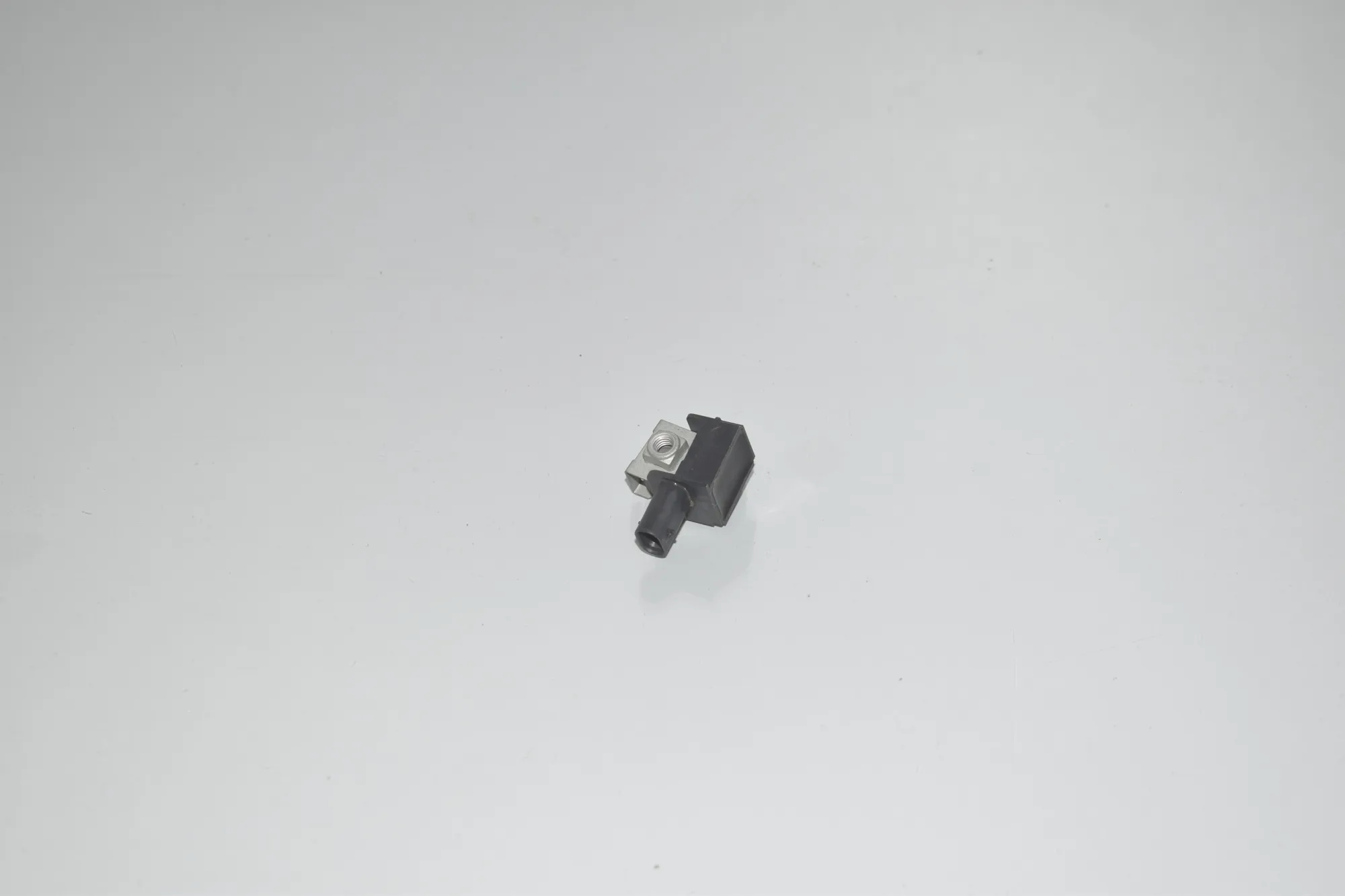 Front Left Impact Sensor – OEM 9224177 · BMW 5 (F10) 530 d 2014 – 3