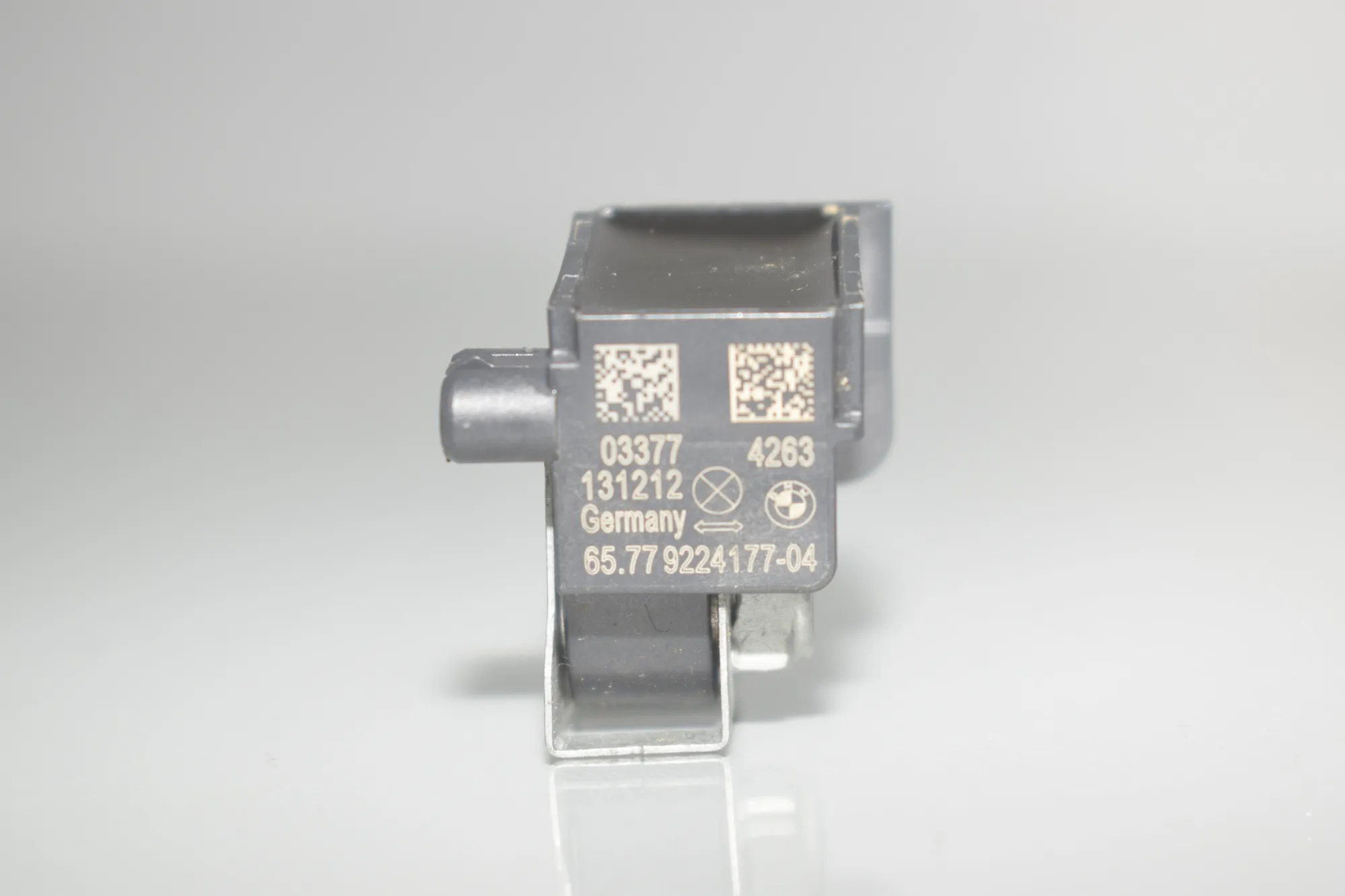 Front Left Impact Sensor – OEM 9224177 · BMW 5 (F10) 530 d 2014 – 5