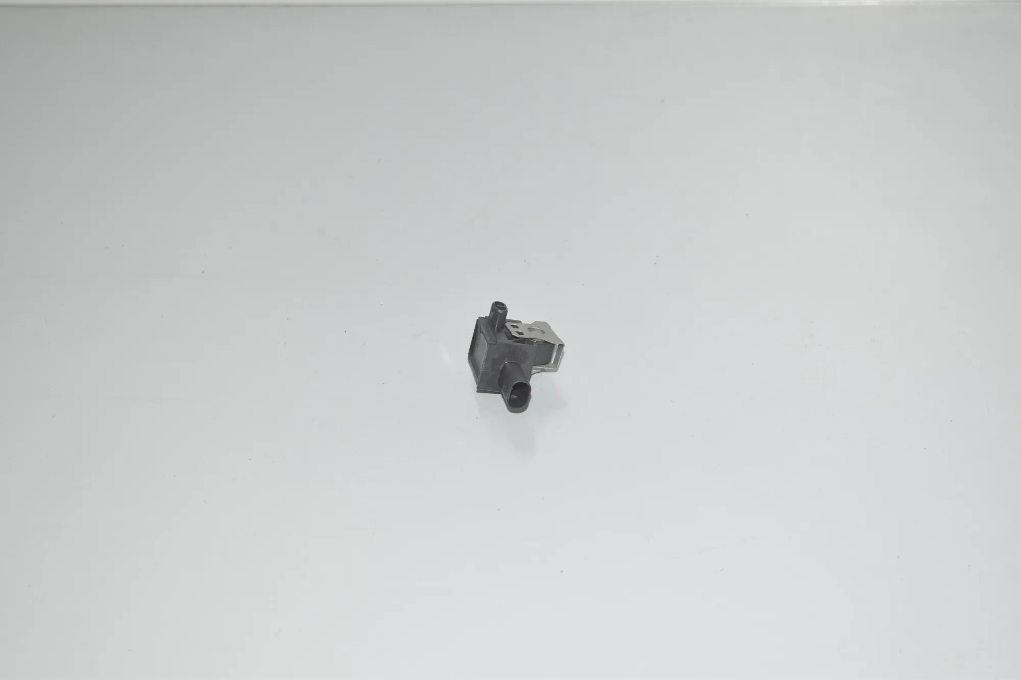 Front Left Impact Sensor – OEM 9224177 · BMW 5 (F10) 530 d 2014 – 2