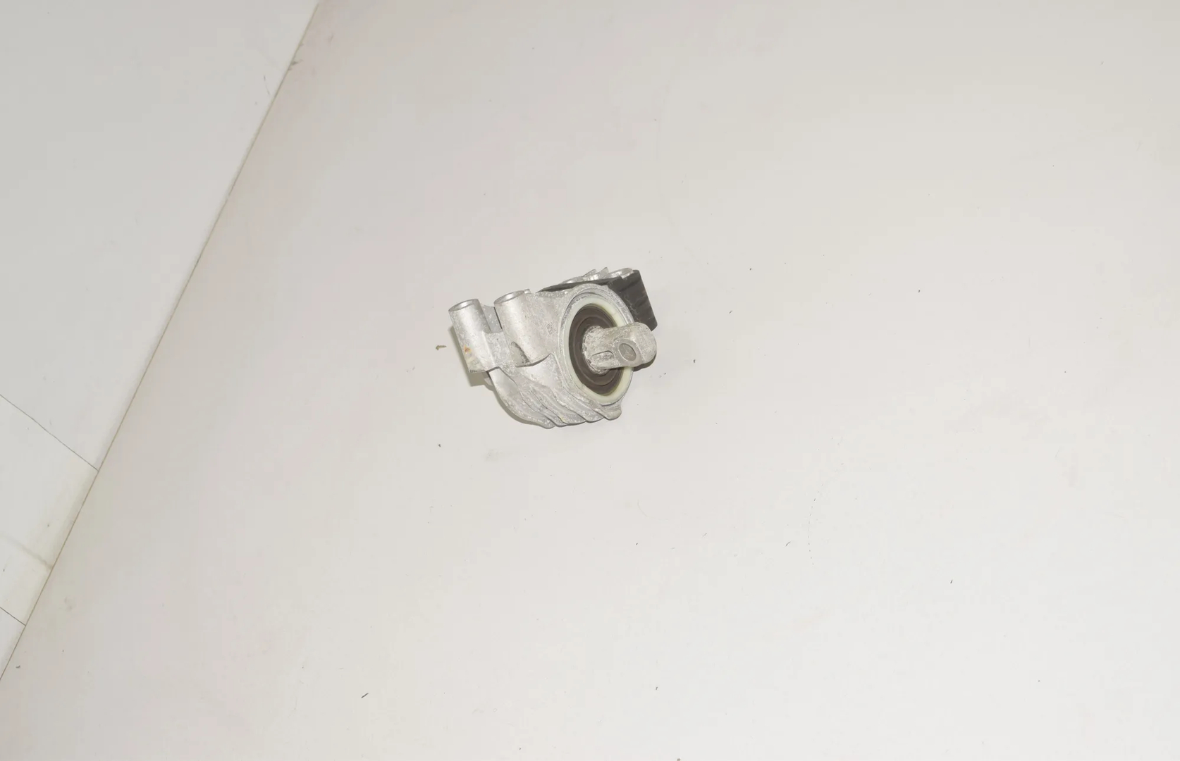 Left Side Engine Bracket – OEM 8742123 · BMW iX3 (G08) (2020 - -) Electric (286 HP) 2022 – 3