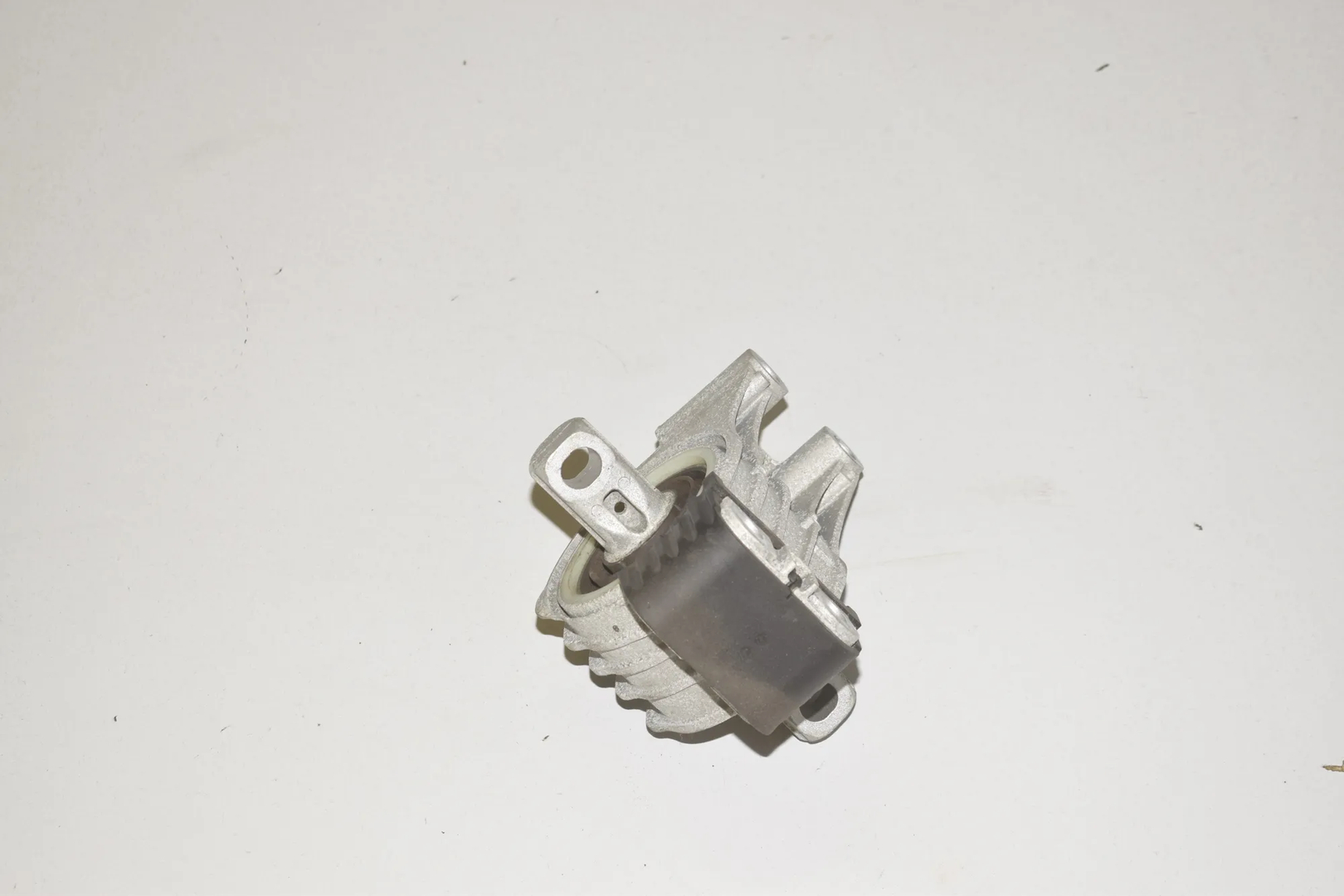 Right Side Engine Bracket – OEM 8742123 · BMW iX3 (G08) (2020 - -) Electric (286 HP) 2022 – 3