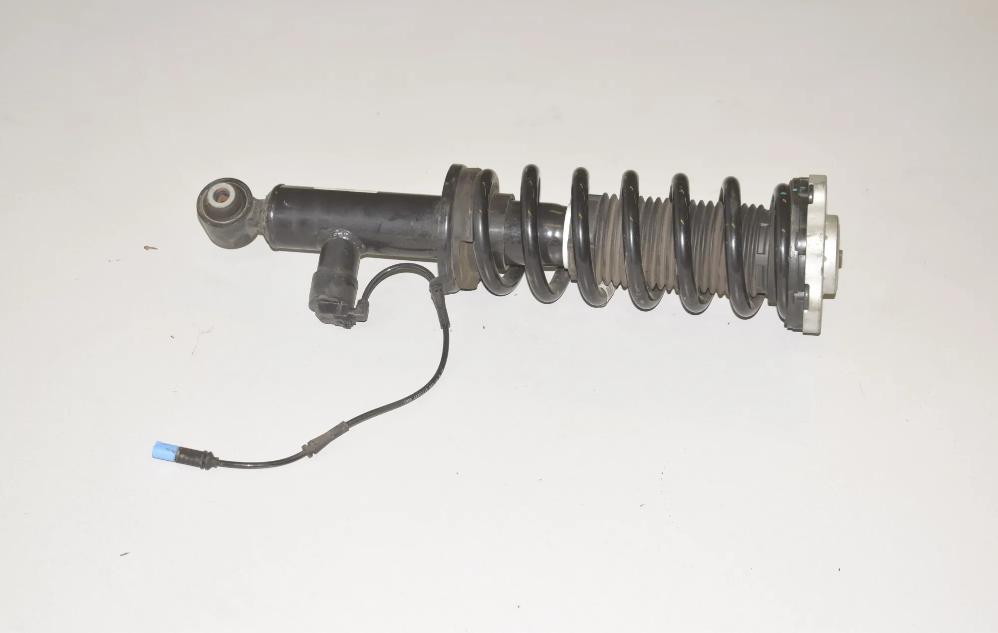 Rear Right Shock Absorber – OEM 6898154 · BMW iX3 (G08) (2020 - -) Electric (286 HP) 2022 – 3