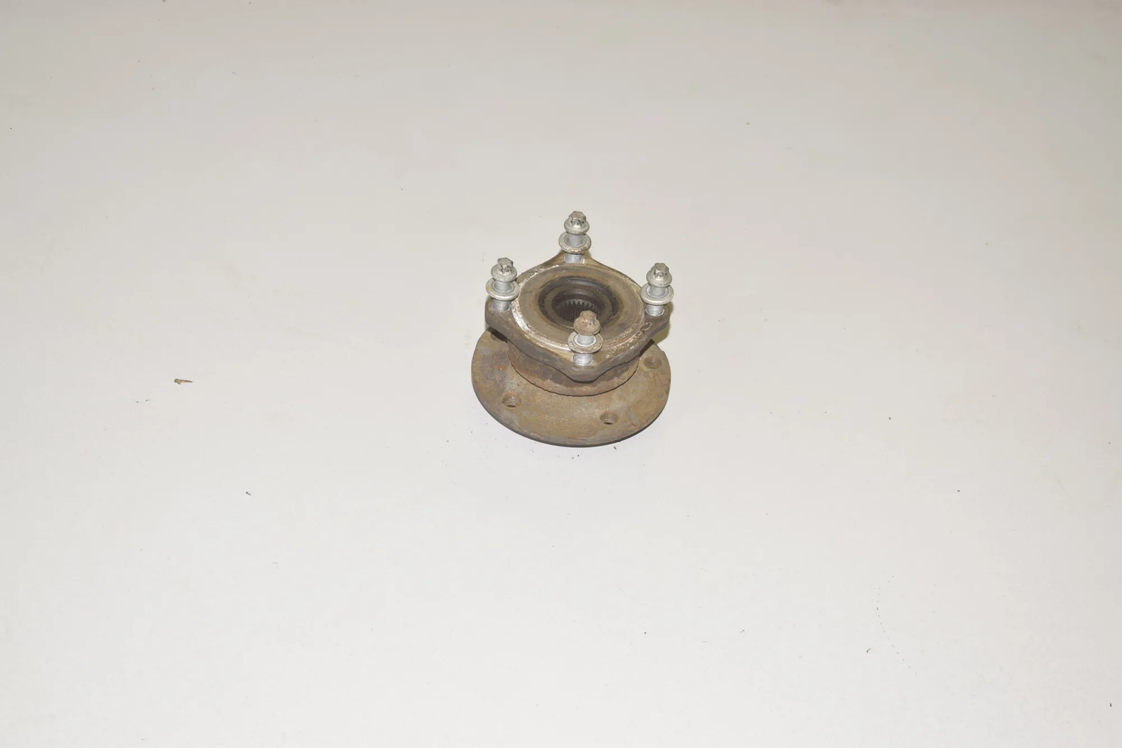 Rear Left Wheel Bearing – OEM 6867806 · BMW 5 (F10) 530 d 2010 – 5