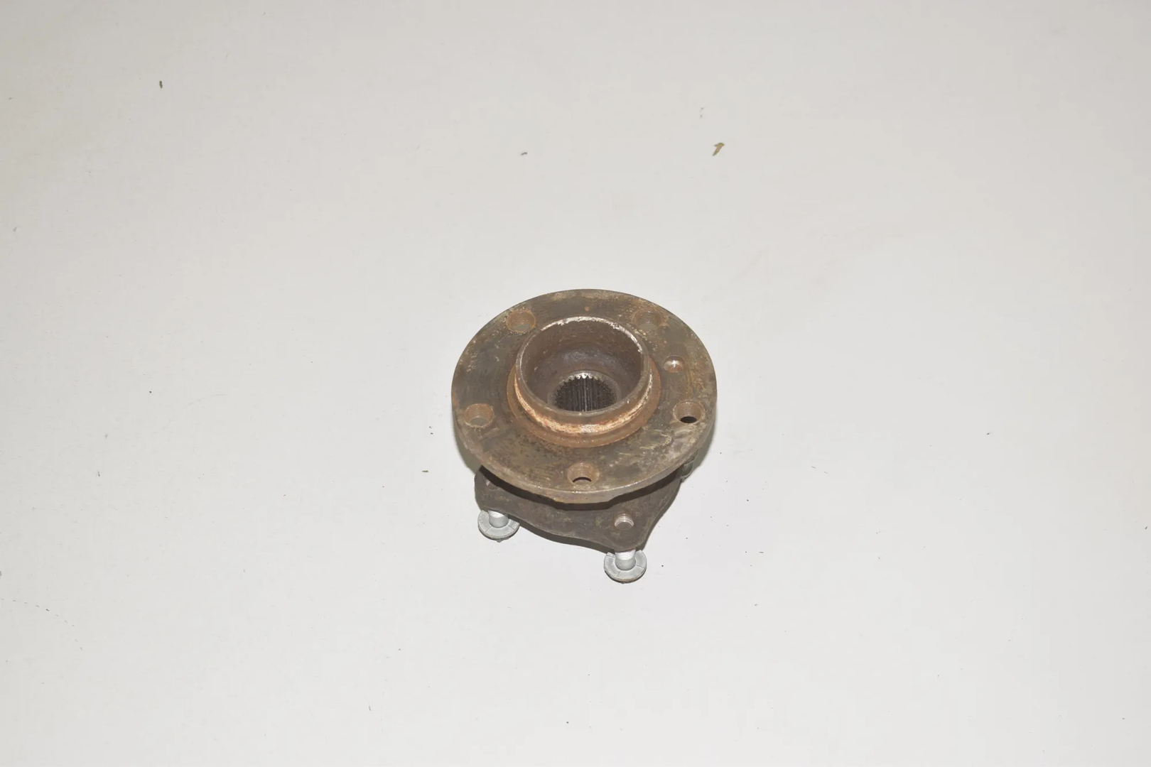 Rear Left Wheel Bearing – OEM 6867806 · BMW 5 (F10) 530 d 2010 – 2