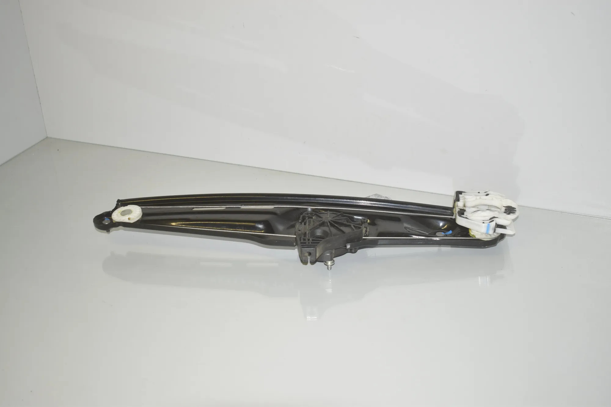 Rear Left Door Window Regulator – OEM 7382138 · BMW X3 (F25) xDrive 30 d 2011 – 3