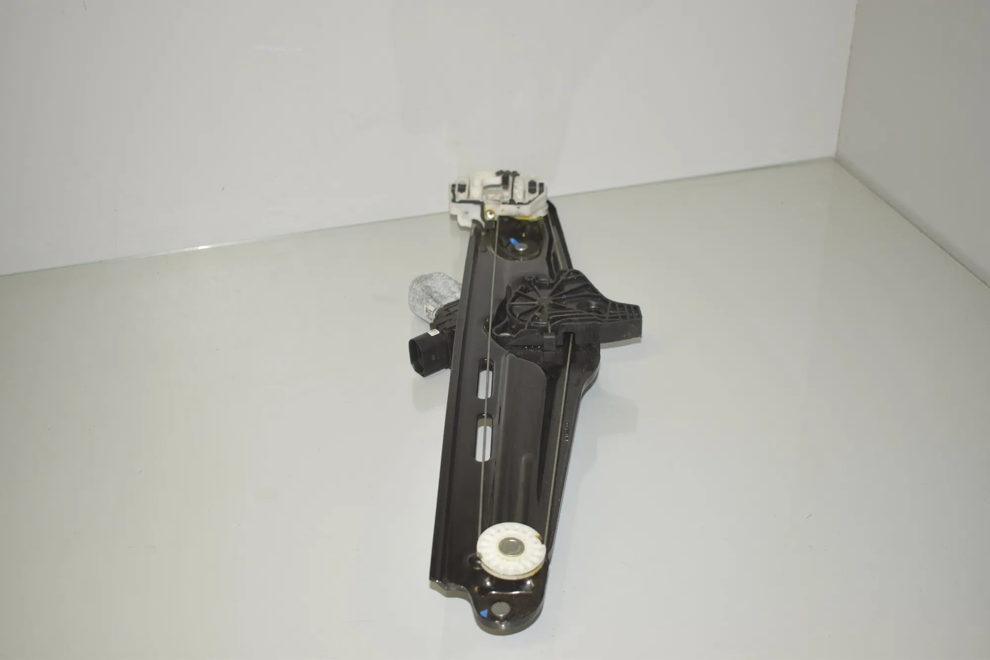 Rear Left Door Window Regulator – OEM 7382138 · BMW X3 (F25) xDrive 30 d 2011 – 4