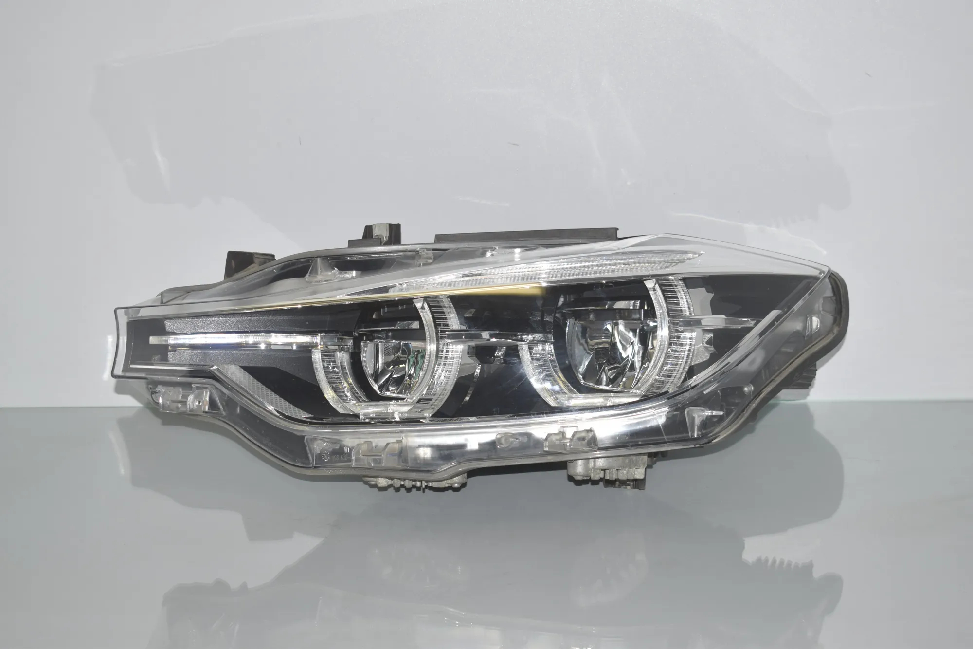 Front Left Headlight – OEM 198661 · BMW 3 (F30, F80) BMW 3 (F30, F80) 318 d 2018