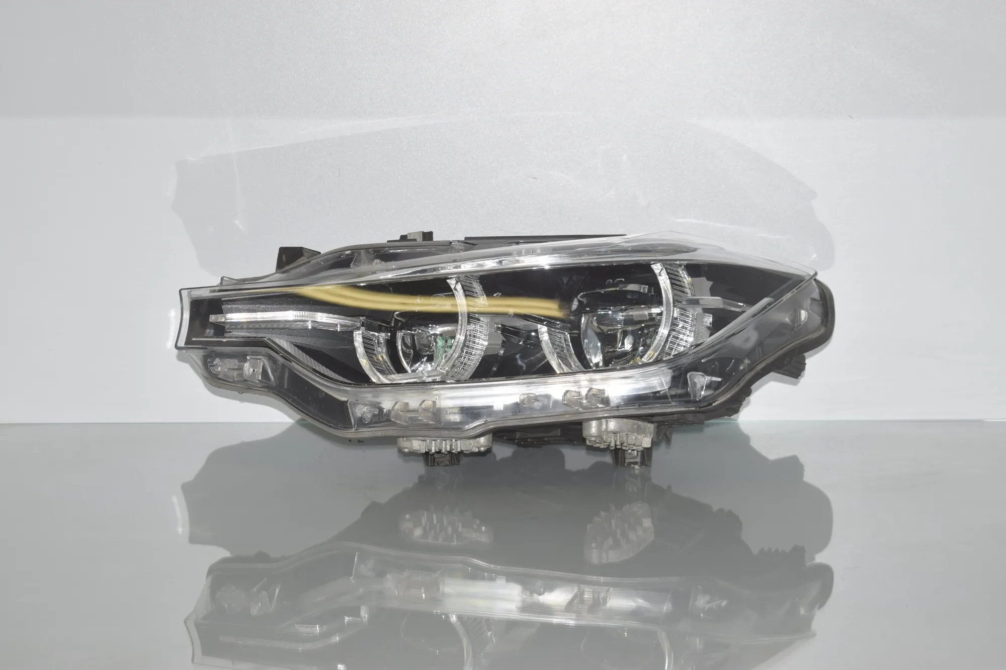 Front Left Headlight – OEM 198661 · BMW 3 (F30, F80) BMW 3 (F30, F80) 318 d 2018 – 4