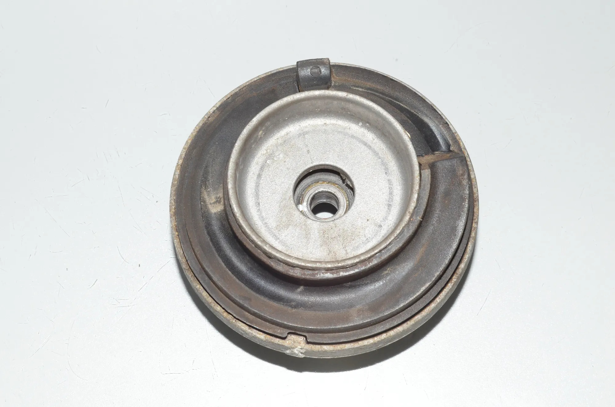 Rear Right Shock Absorber Bracket – OEM 6775735 · BMW 5 (F10) 525 d 2012 – 4