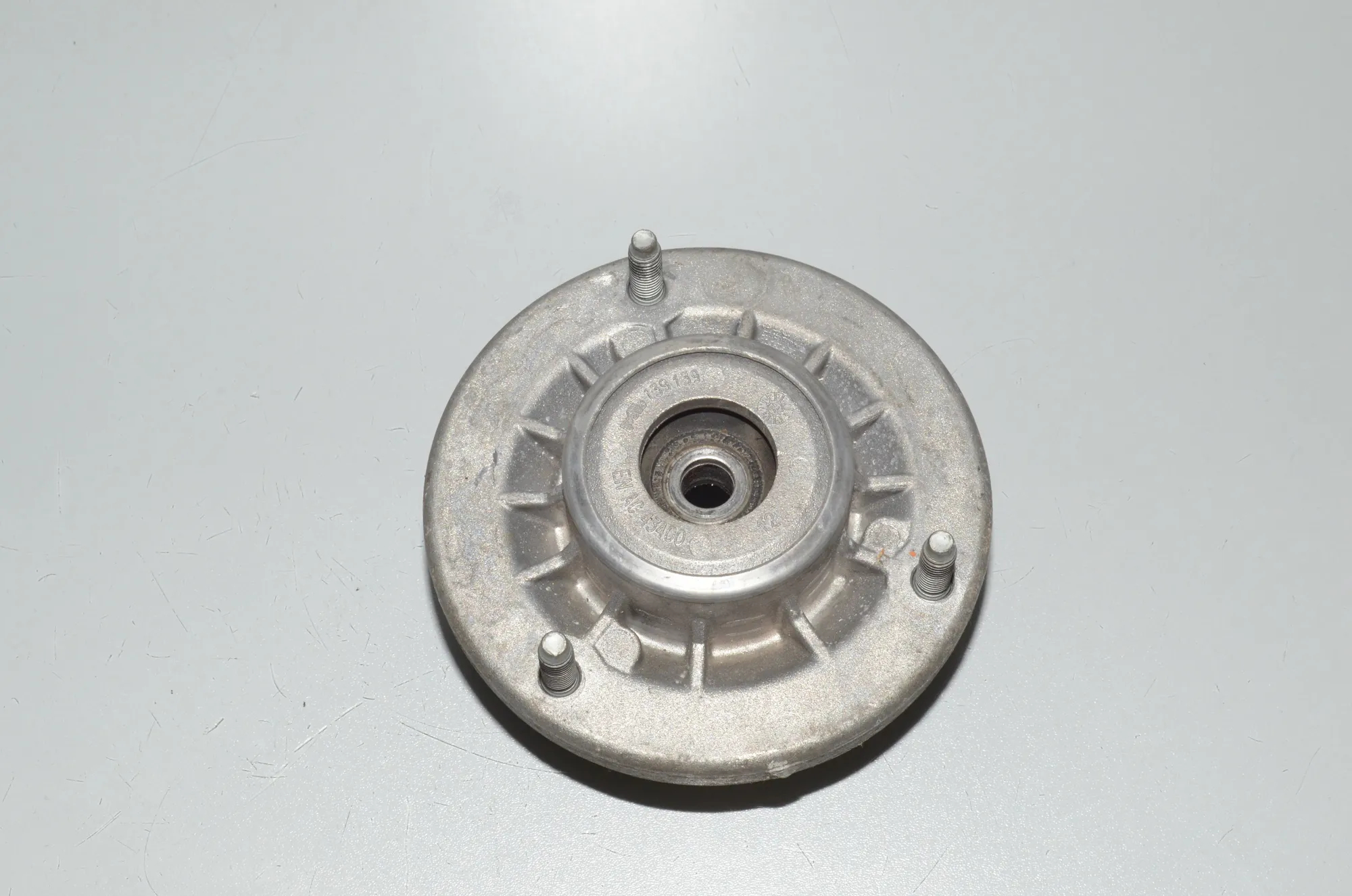 Rear Right Shock Absorber Bracket – OEM 6775735 · BMW 5 (F10) 525 d 2012 – 2