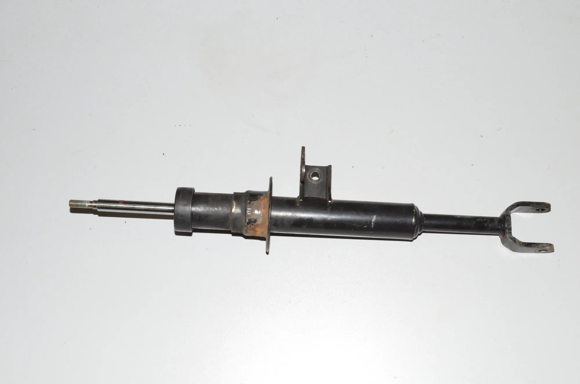 Front Right Shock Absorber – OEM 6775576 · BMW 5 (F10) 530 d 2010 – 3