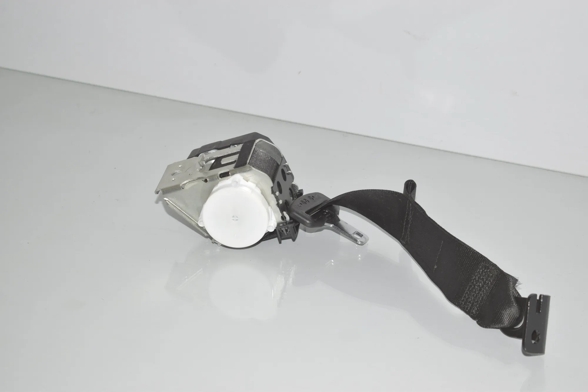 Rear Left Seatbelt – OEM 7313377 · BMW 2 Active Tourer (F45) 218 d 2016 – 3