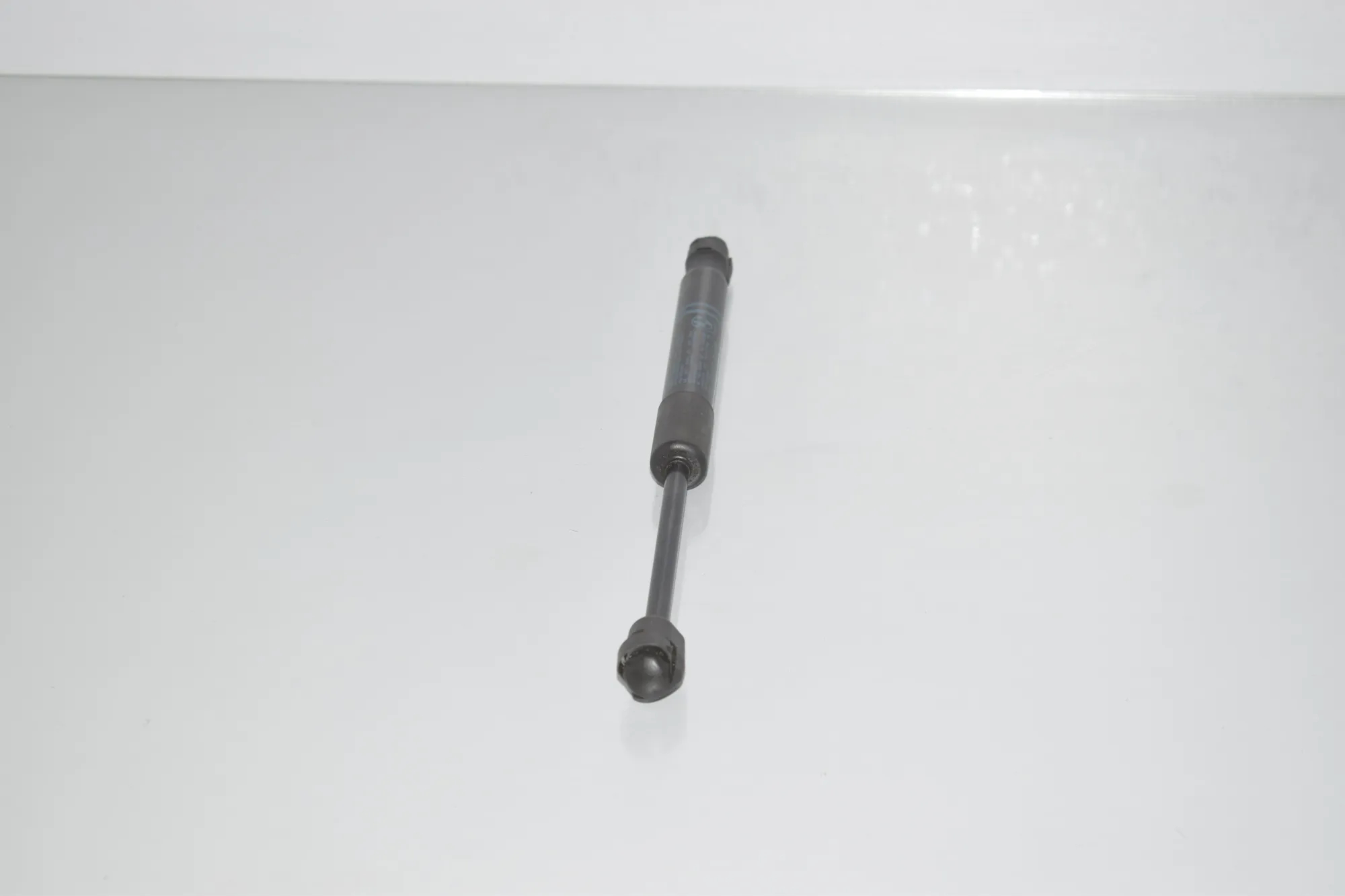Front Left Bonnet Strut – OEM 7255812 · BMW 3 Touring (F31) 318 d 2016 – 3