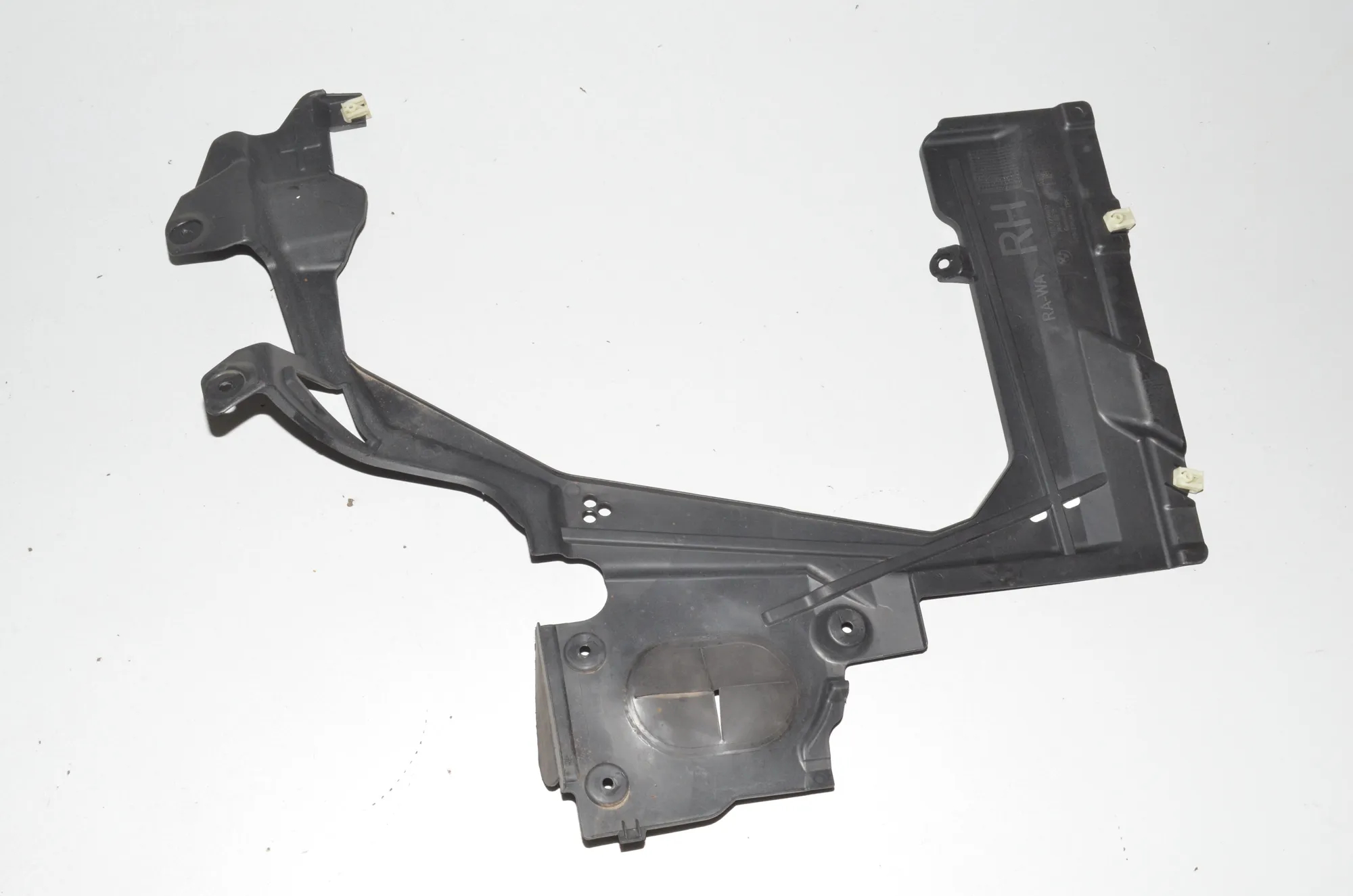 Rear Right Underbody Cover – OEM 7290812 · BMW 2 Active Tourer (F45) 218 d 2016 – 4