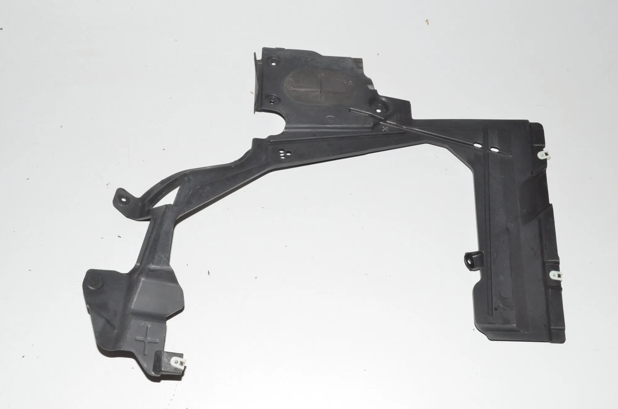 Rear Right Underbody Cover – OEM 7290812 · BMW 2 Active Tourer (F45) 218 d 2016
