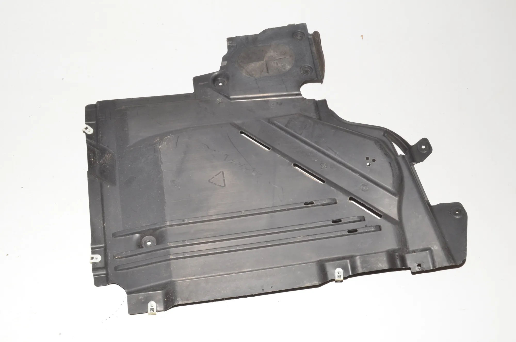 Rear Left Underbody Cover – OEM 7290811 · BMW 2 Active Tourer (F45) 218 d 2016 – 4