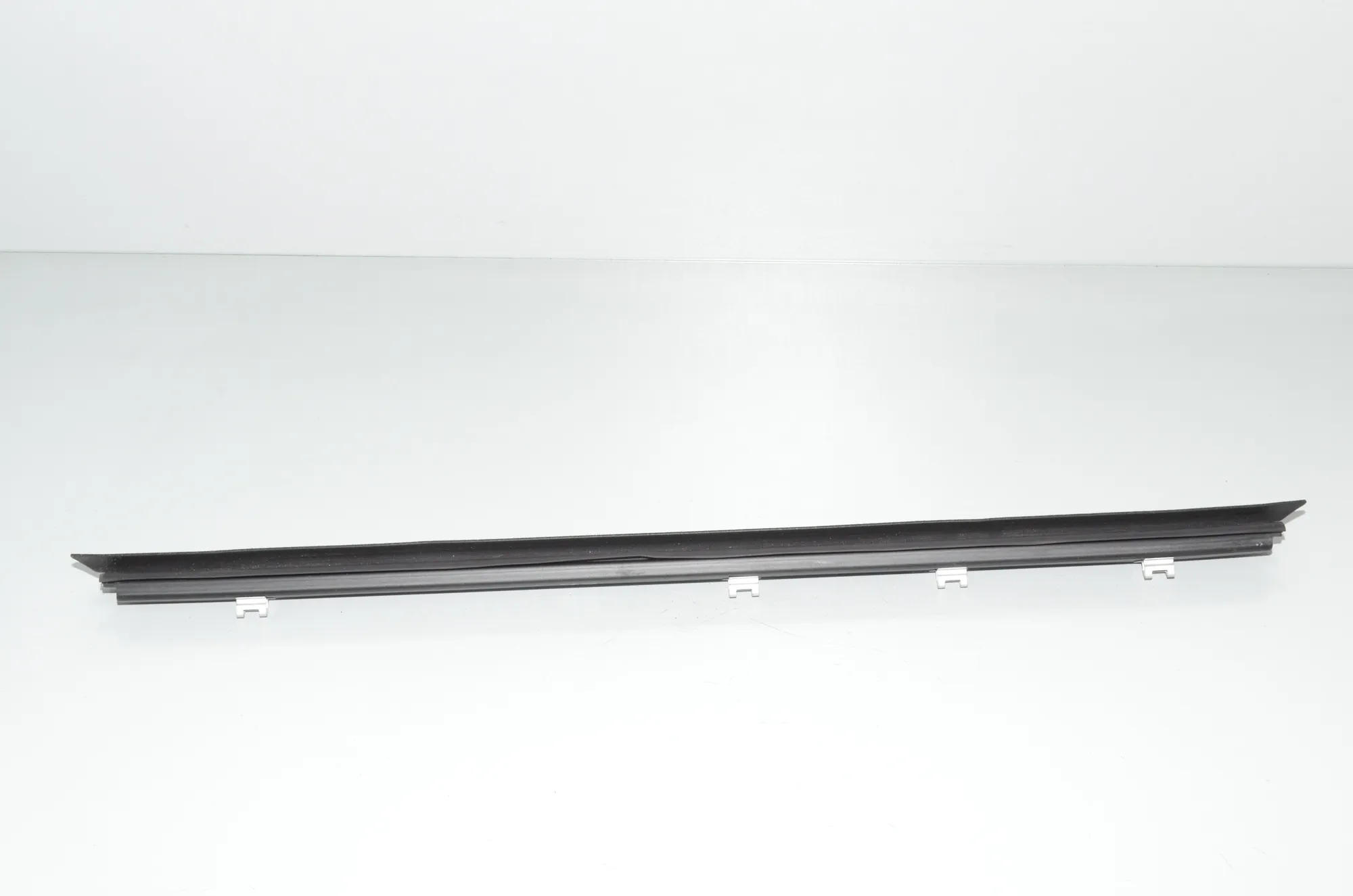 Rear Right Door Window Strip – OEM 7298848 · BMW 2 Active Tourer (F45) 218 d 2016 – 4
