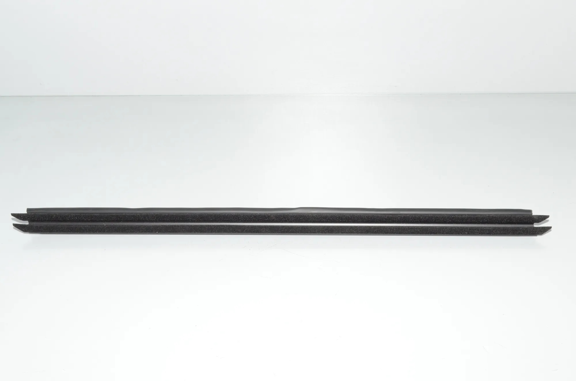 Rear Right Door Window Strip – OEM 7298848 · BMW 2 Active Tourer (F45) 218 d 2016 – 3
