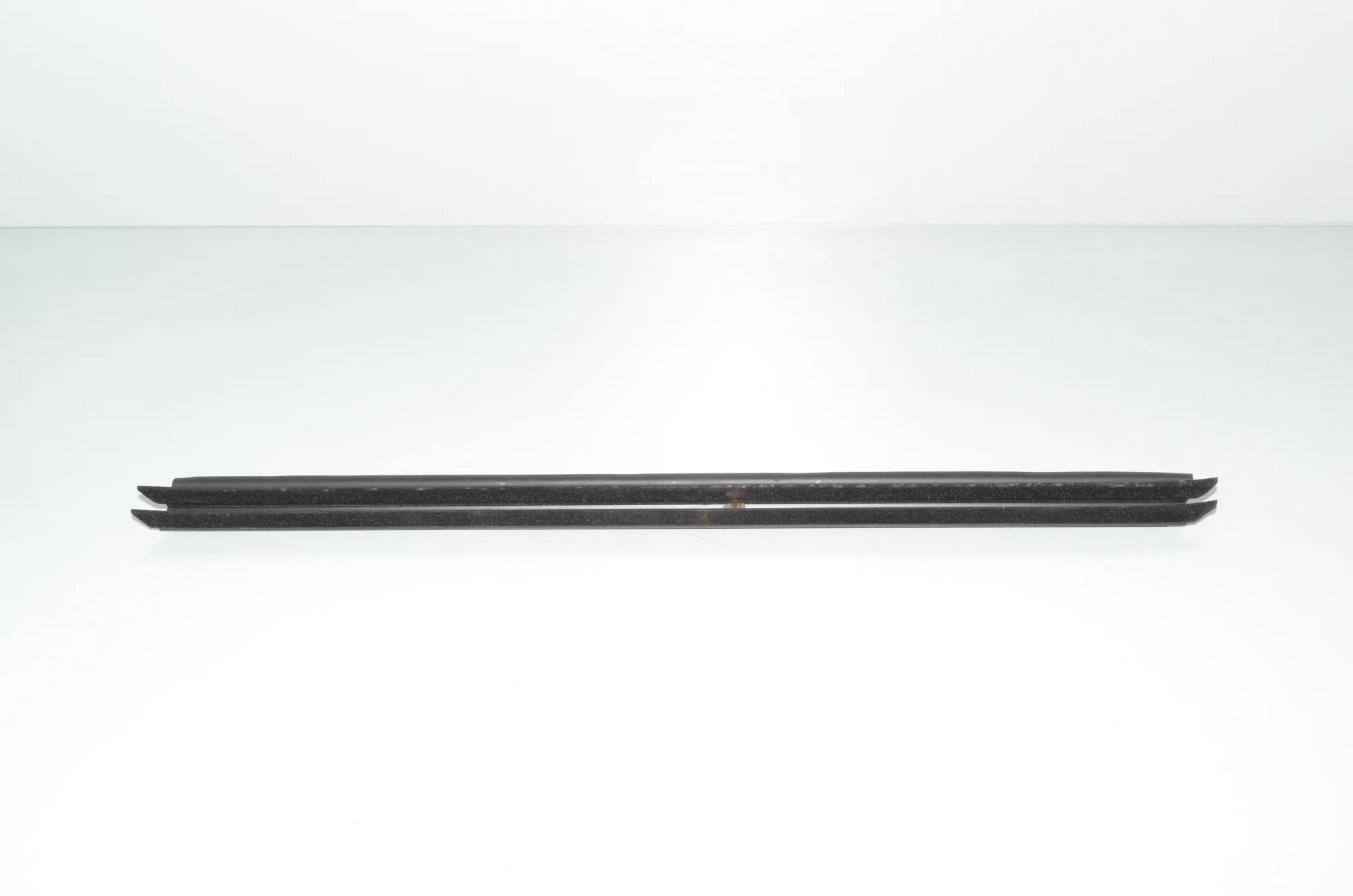 Rear Left Door Window Strip – OEM 7298847 · BMW 2 Active Tourer (F45) 218 d 2016 – 3