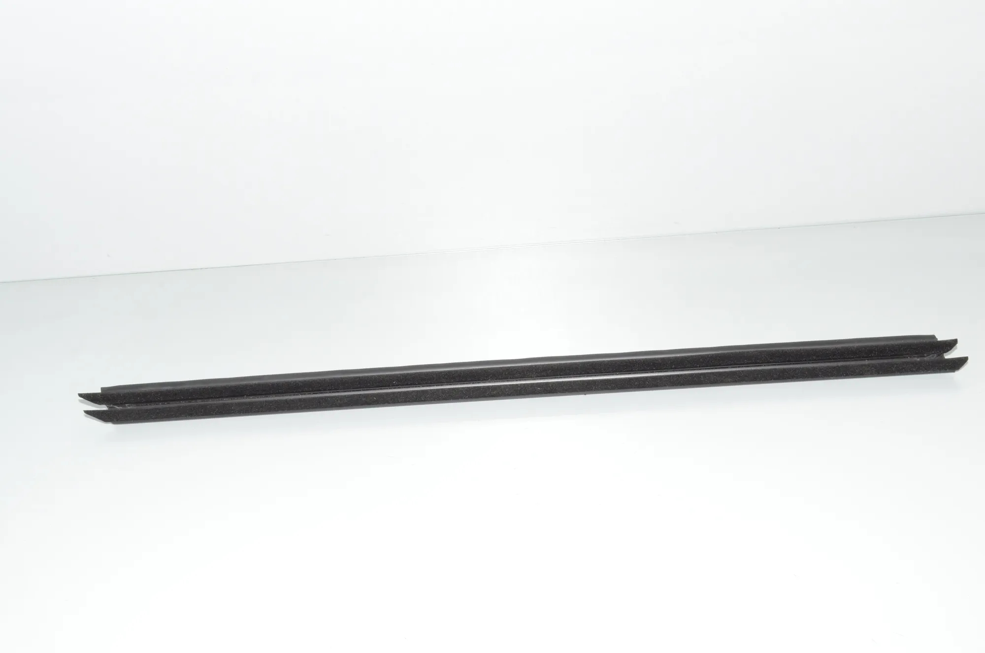 Front Right Door Window Molding – OEM 7298826 · BMW 2 Active Tourer (F45) 218 d 2016 – 2