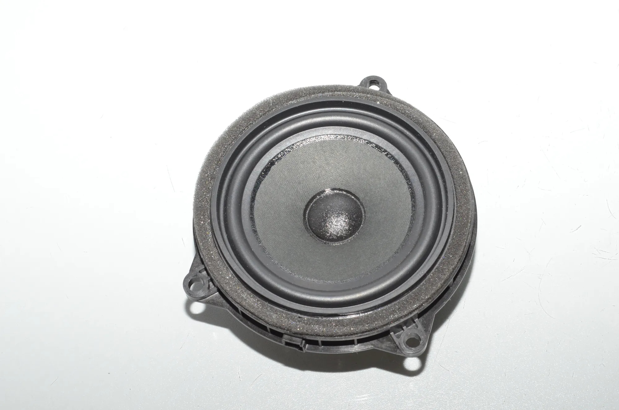 Front Left Door Speaker – OEM 65138715685 · BMW i3 (I01) BMW i3 (I01) Electric 2019 – 2