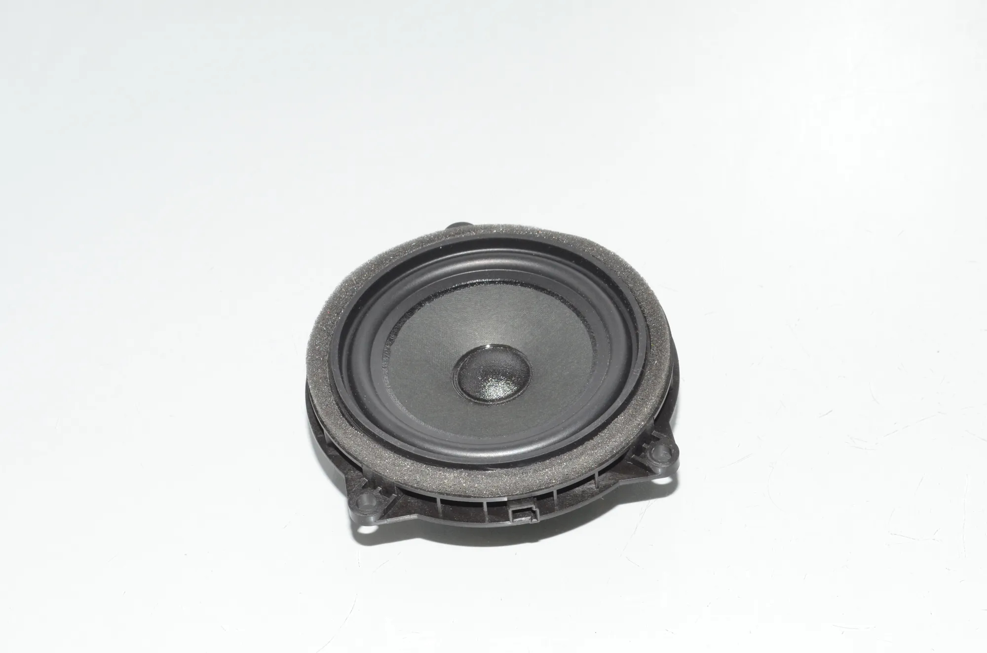 Front Left Door Speaker – OEM 65138715685 · BMW i3 (I01) BMW i3 (I01) Electric 2019