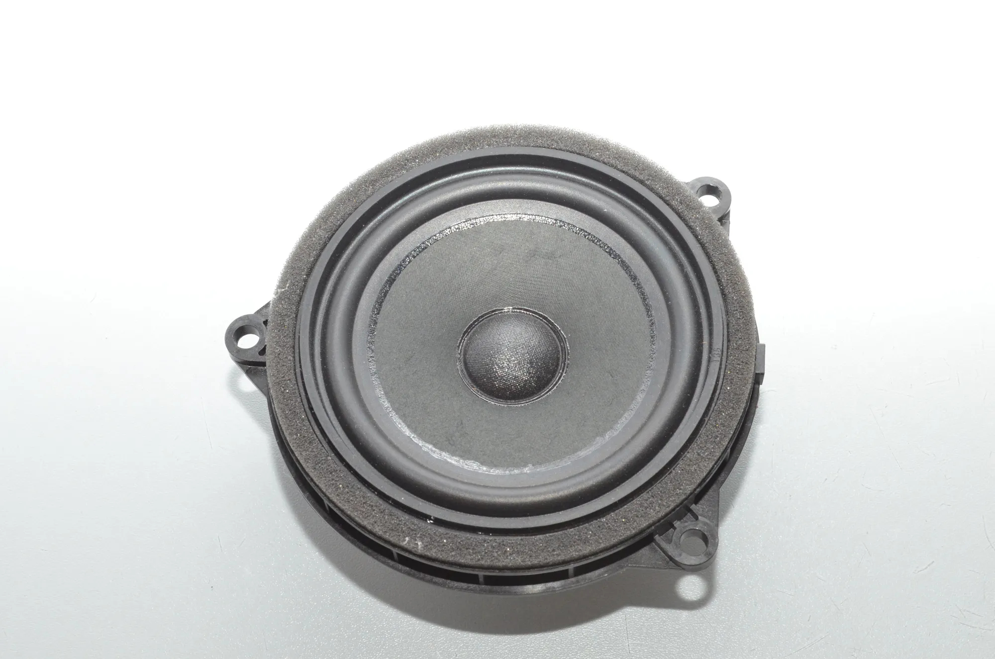 Front Right Door Speaker – OEM 8715685 · BMW i3 (I01) BMW i3 (I01) Electric 2019