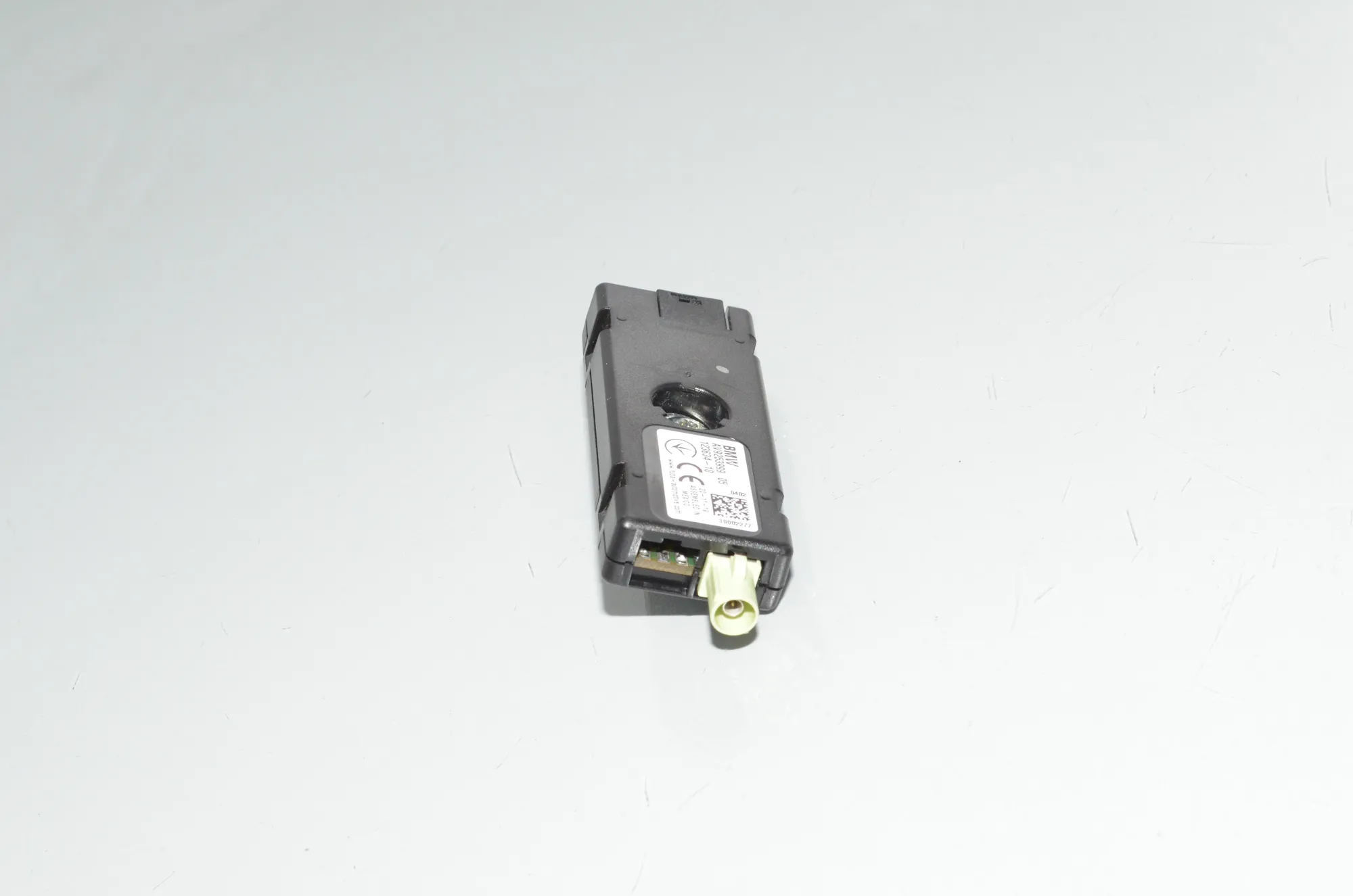 Antenna Amplifier – OEM 65209253999 · BMW i3 (I01) BMW i3 (I01) Electric 2013 – 4
