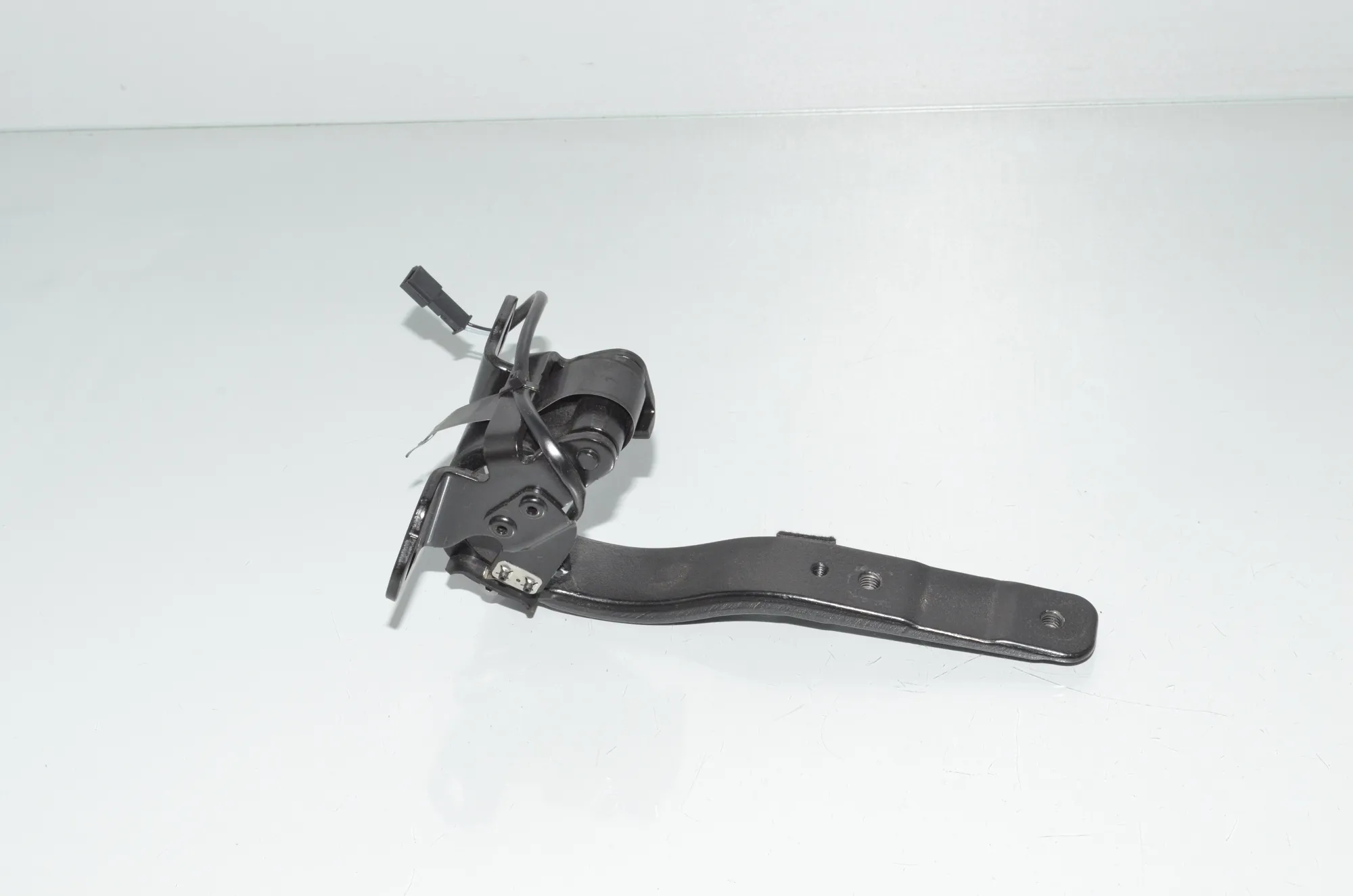 Right Side Bootlid Hinge – OEM 7296774 · BMW i3 (I01) BMW i3 (I01) Electric 2014 – 3