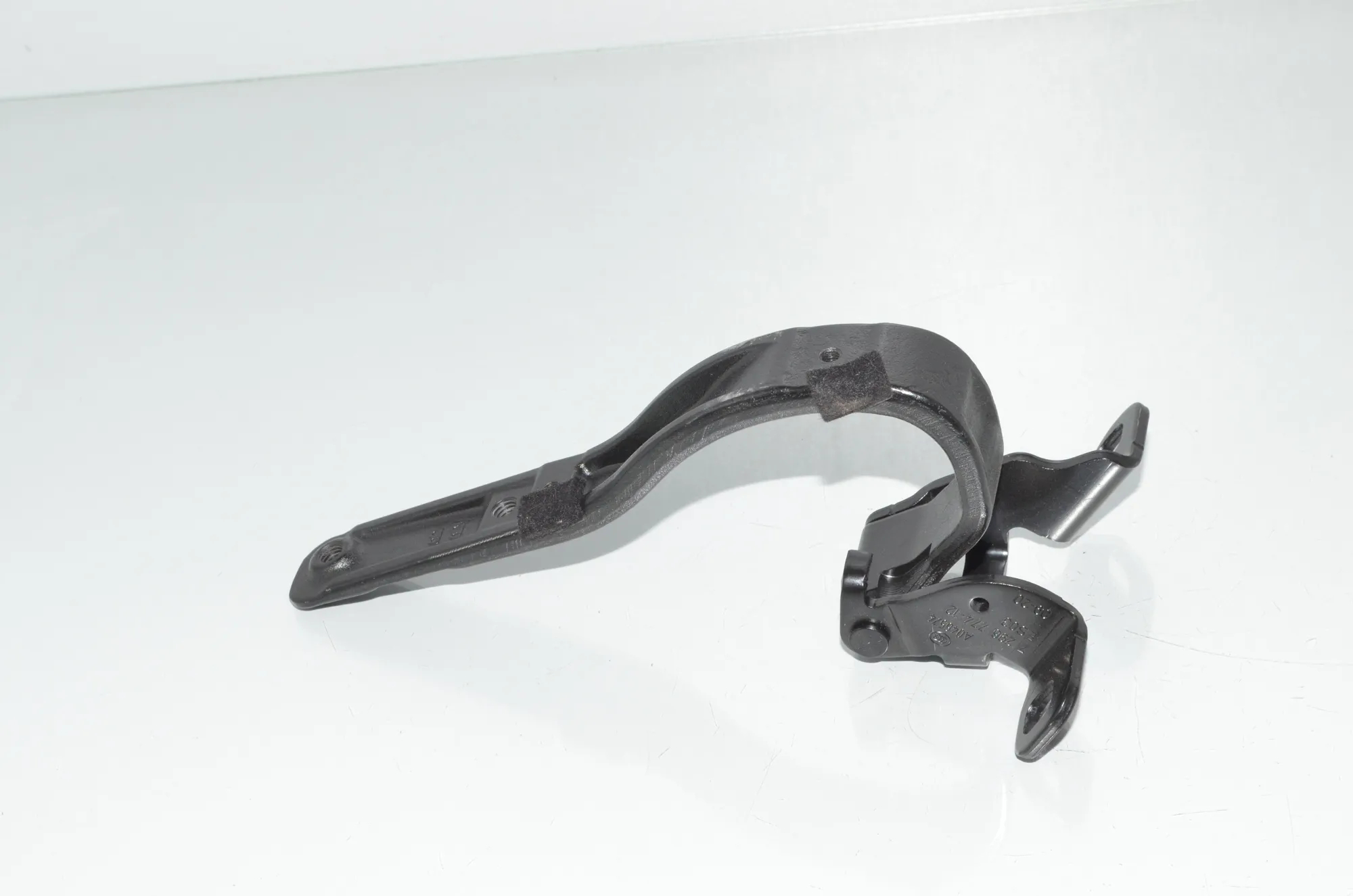 Left Side Bootlid Hinge – OEM 7296773 · BMW i3 (I01) BMW i3 (I01) Electric 2014 – 3
