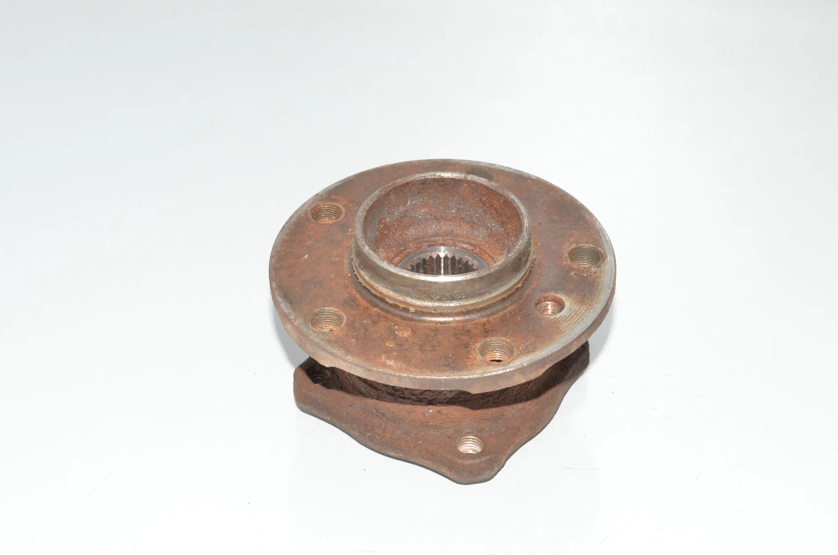 Rear Right Wheel Bearing – OEM 6867806 · BMW 5 (F10) 525 d 2012 – 2